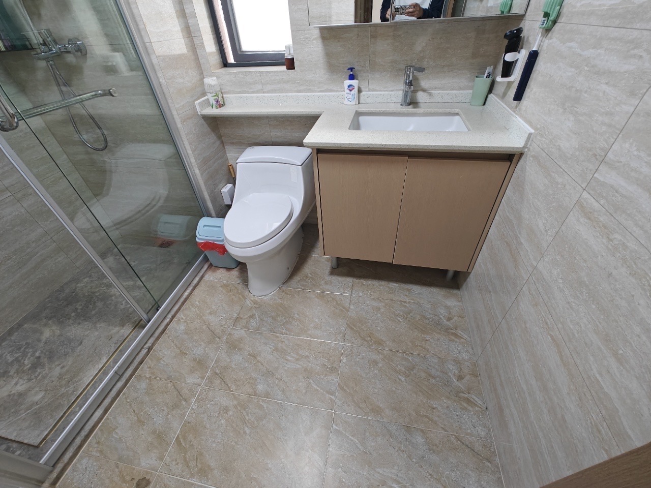 海南金地自在城 3室2厅2卫 145.0万 海南金地自在城 3室2厅2卫 145.0万客厅