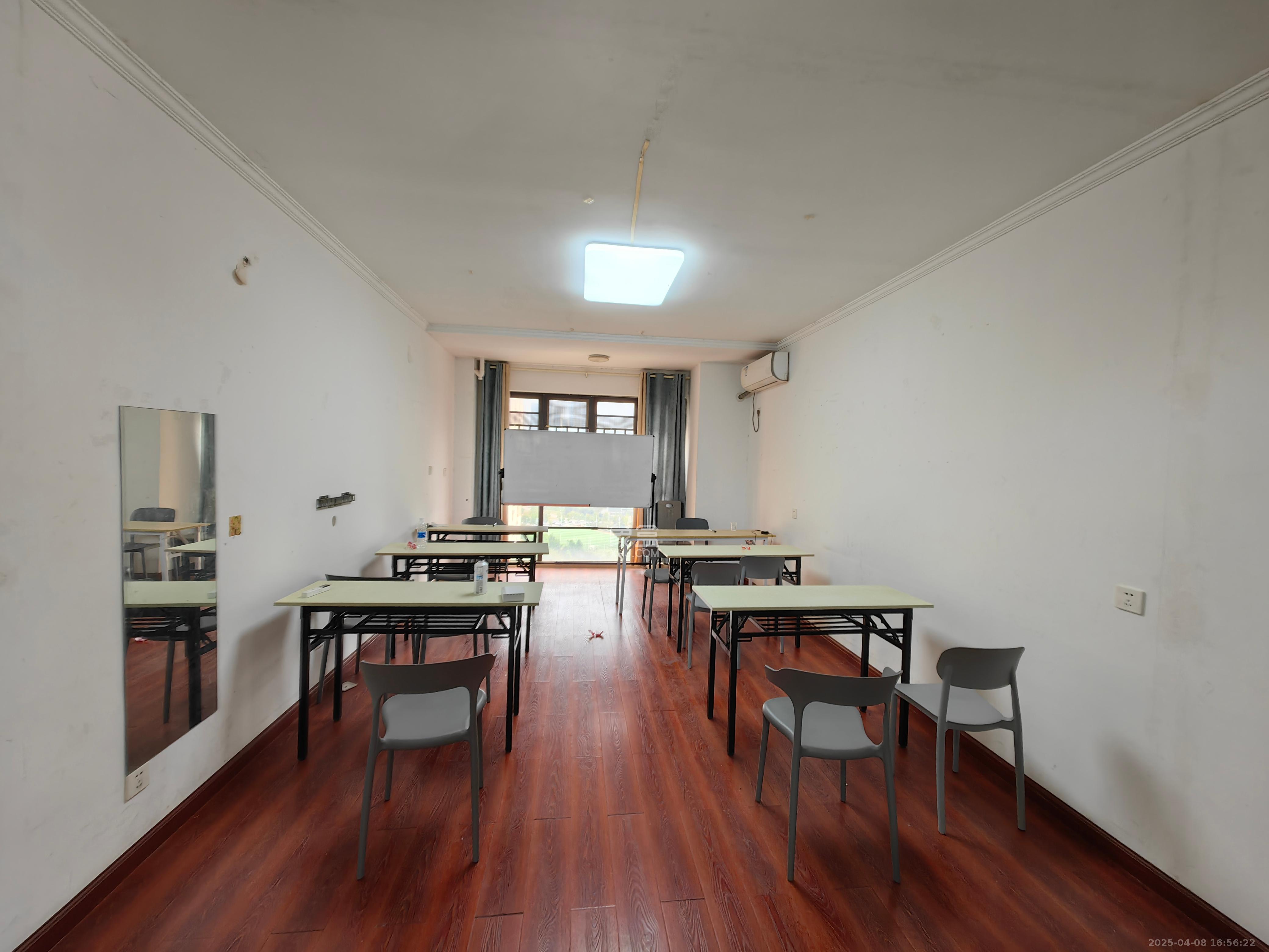 梅溪鑫苑名家 3室2厅2卫 2400.0元/月 梅溪鑫苑名家 3室2厅2卫 2400.0元/月室内图