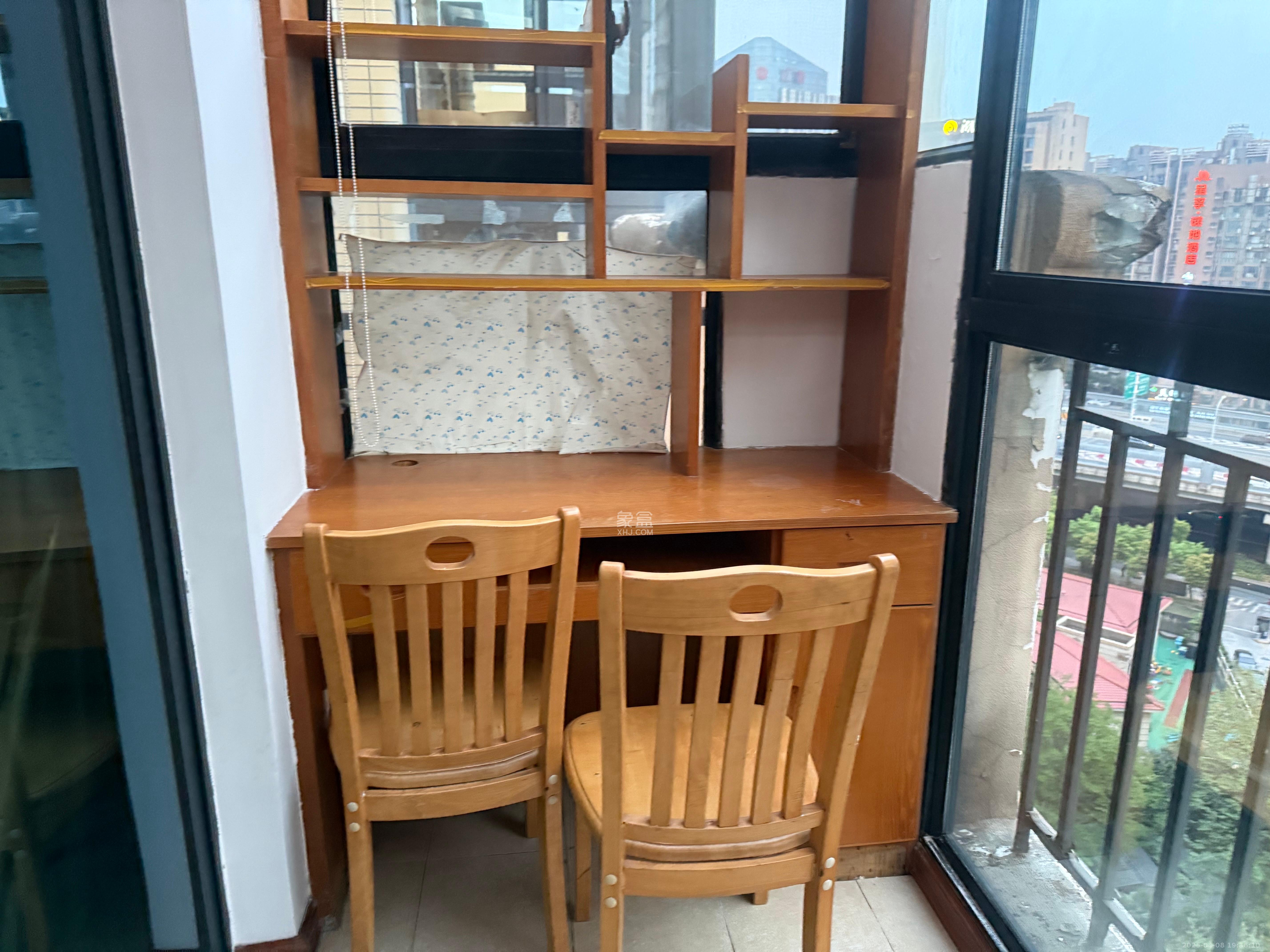 水岸天际(一期、二期) 2室2厅1卫 2000.0元/月 水岸天际(一期、二期) 2室2厅1卫 2000.0元/月室内图