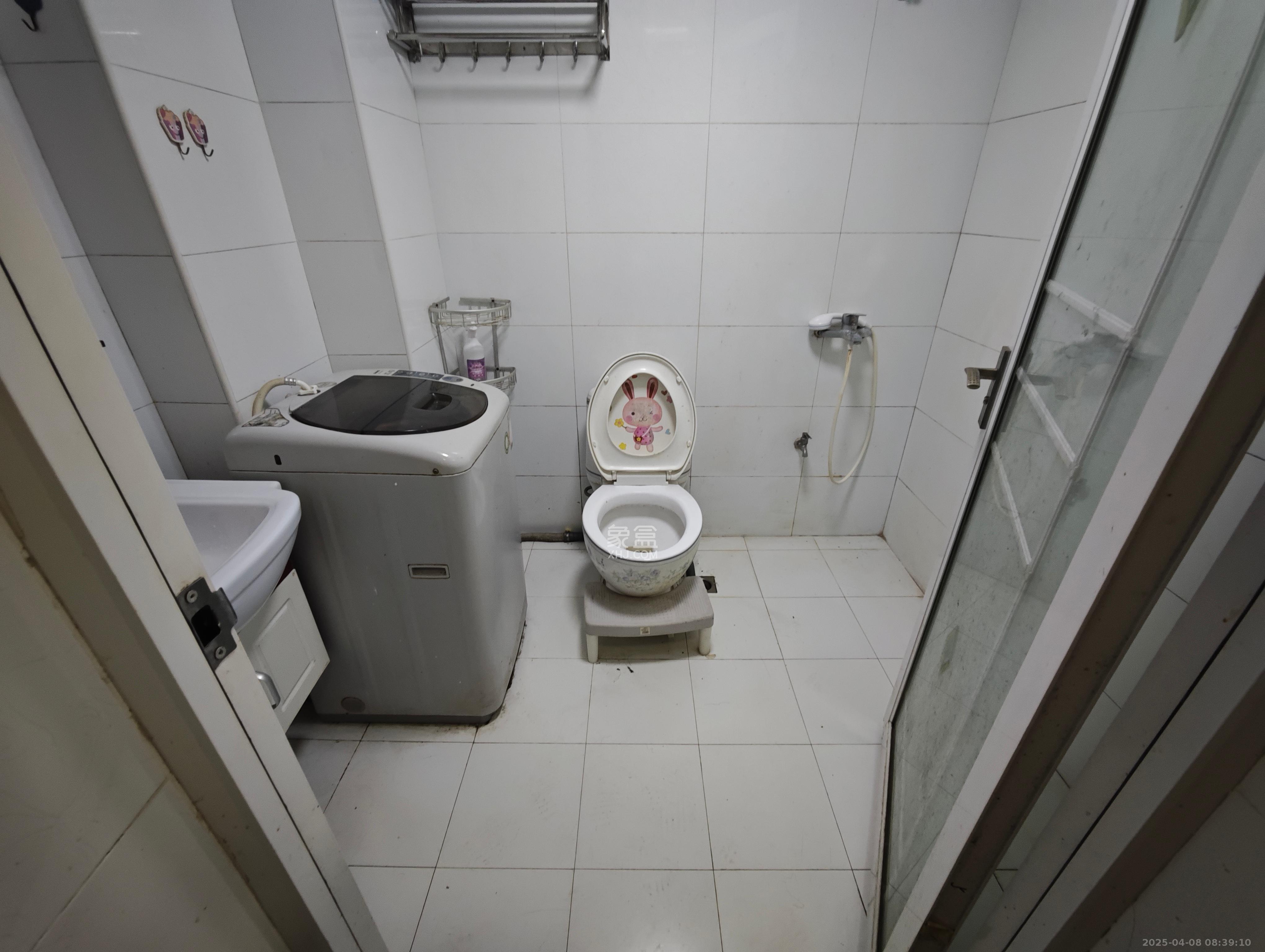 名富公寓  1室0厅0卫    1000.0元/月 名富公寓  1室0厅0卫    1000.0元/月室内图