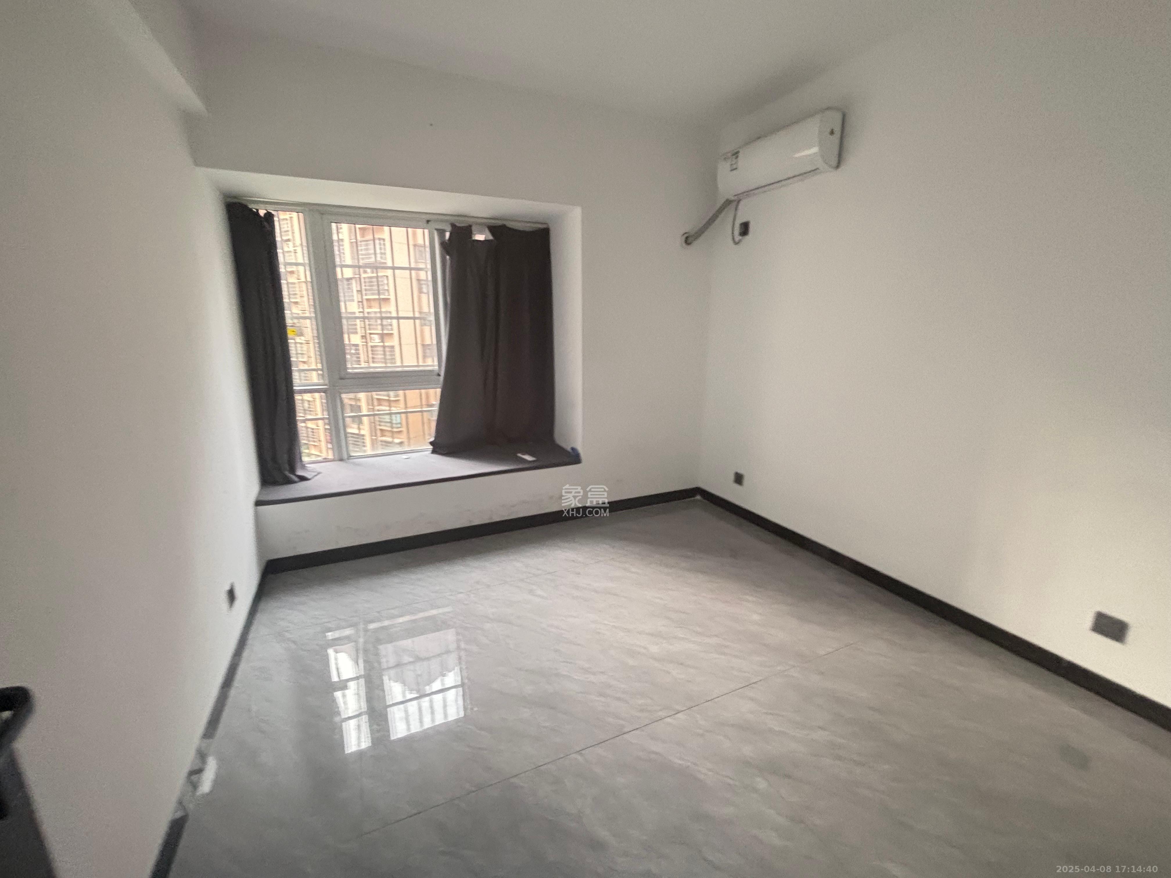 家和苑(原梅溪湖保障性住房一期) 4室2厅2卫 3500.0元/月 家和苑(原梅溪湖保障性住房一期) 4室2厅2卫 3500.0元/月室内图