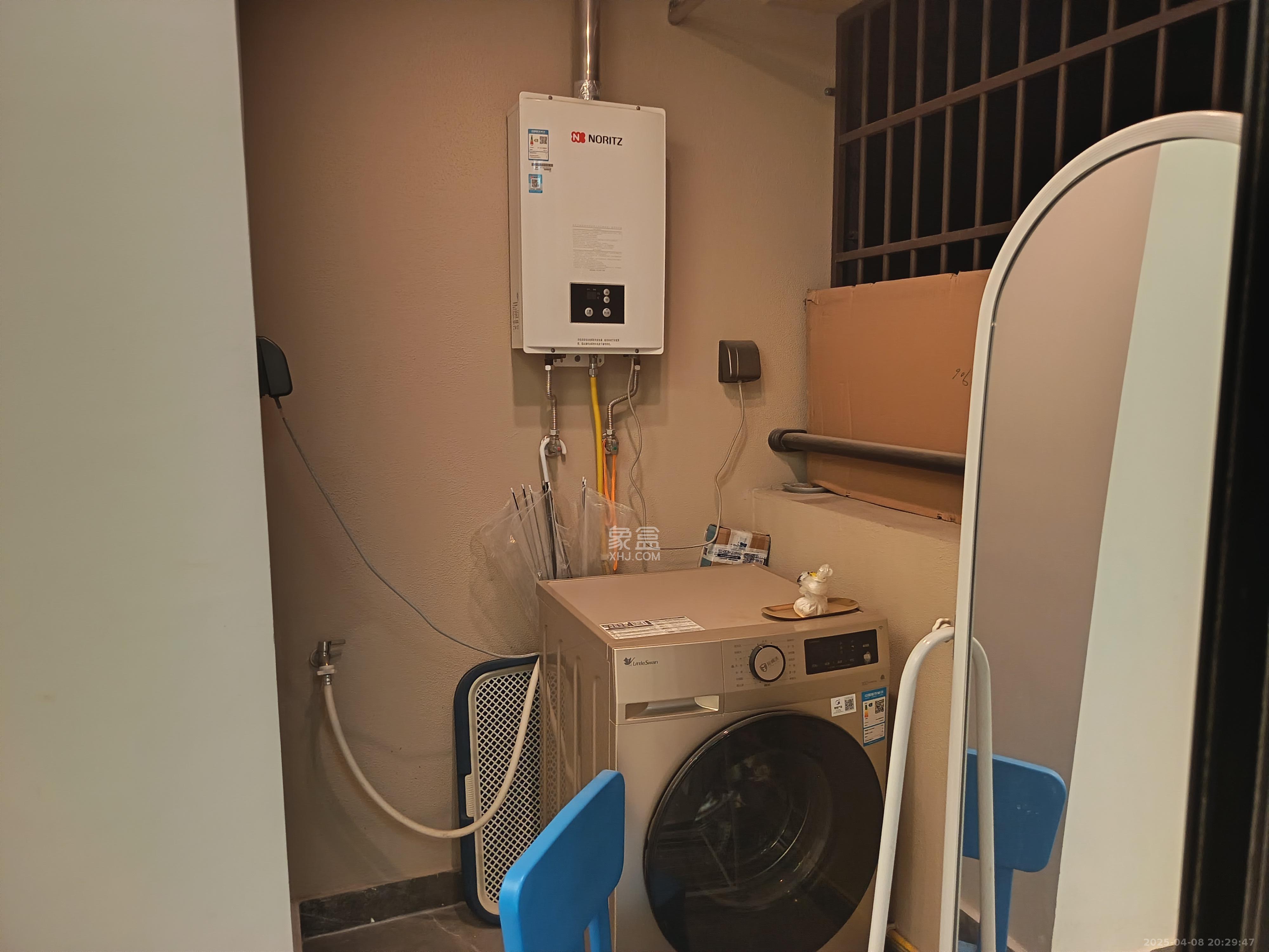 万科里金域滨江  3室2厅2卫   3800.00元/月室内图