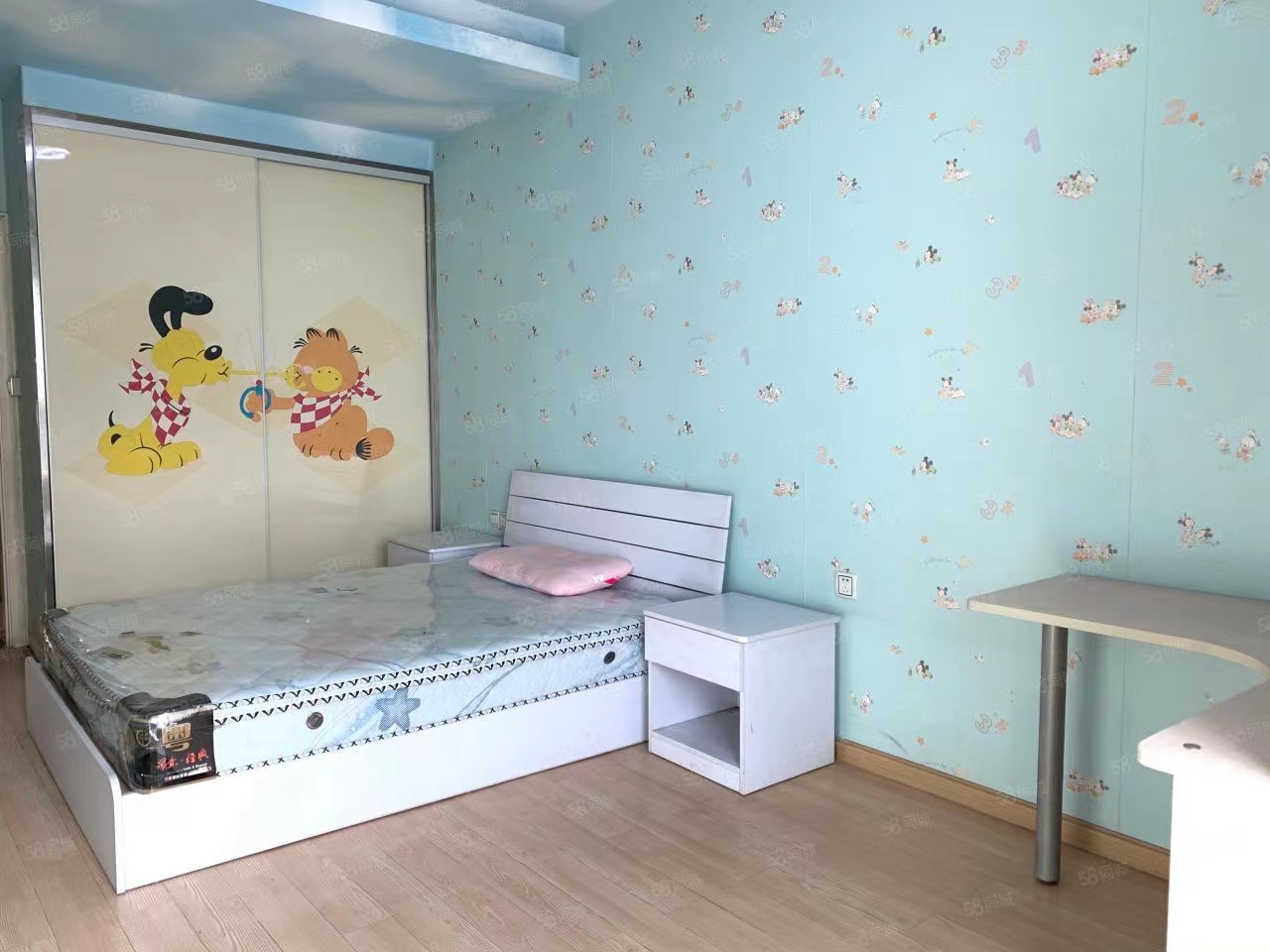 中天星城  3室2厅2卫   2300.00元/月室内图