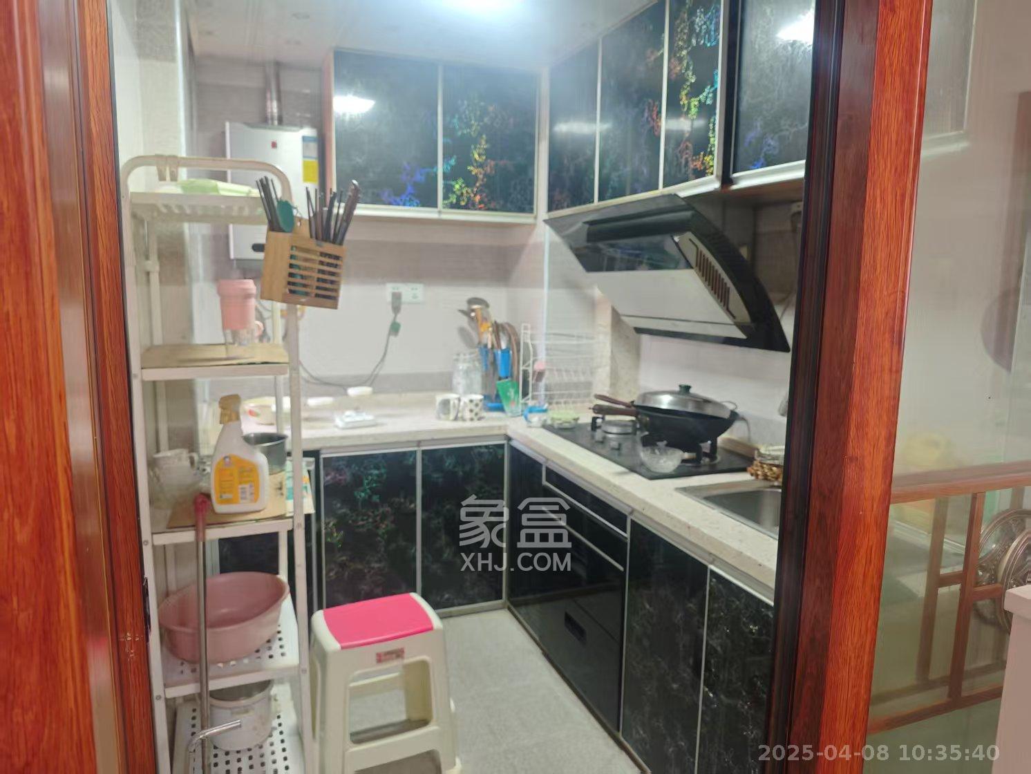 丽发新城 2室1厅1卫 1800.0元/月 丽发新城 2室1厅1卫 1800.0元/月室内图