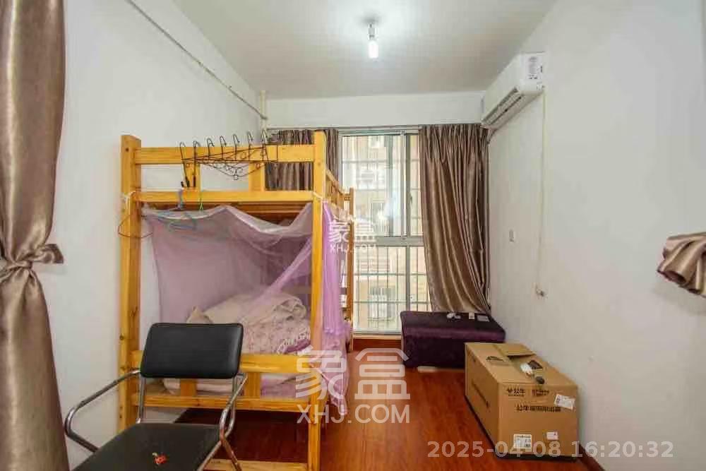 紫晶城 4室2厅2卫 1600.0元/月 紫晶城 4室2厅2卫 1600.0元/月室内图