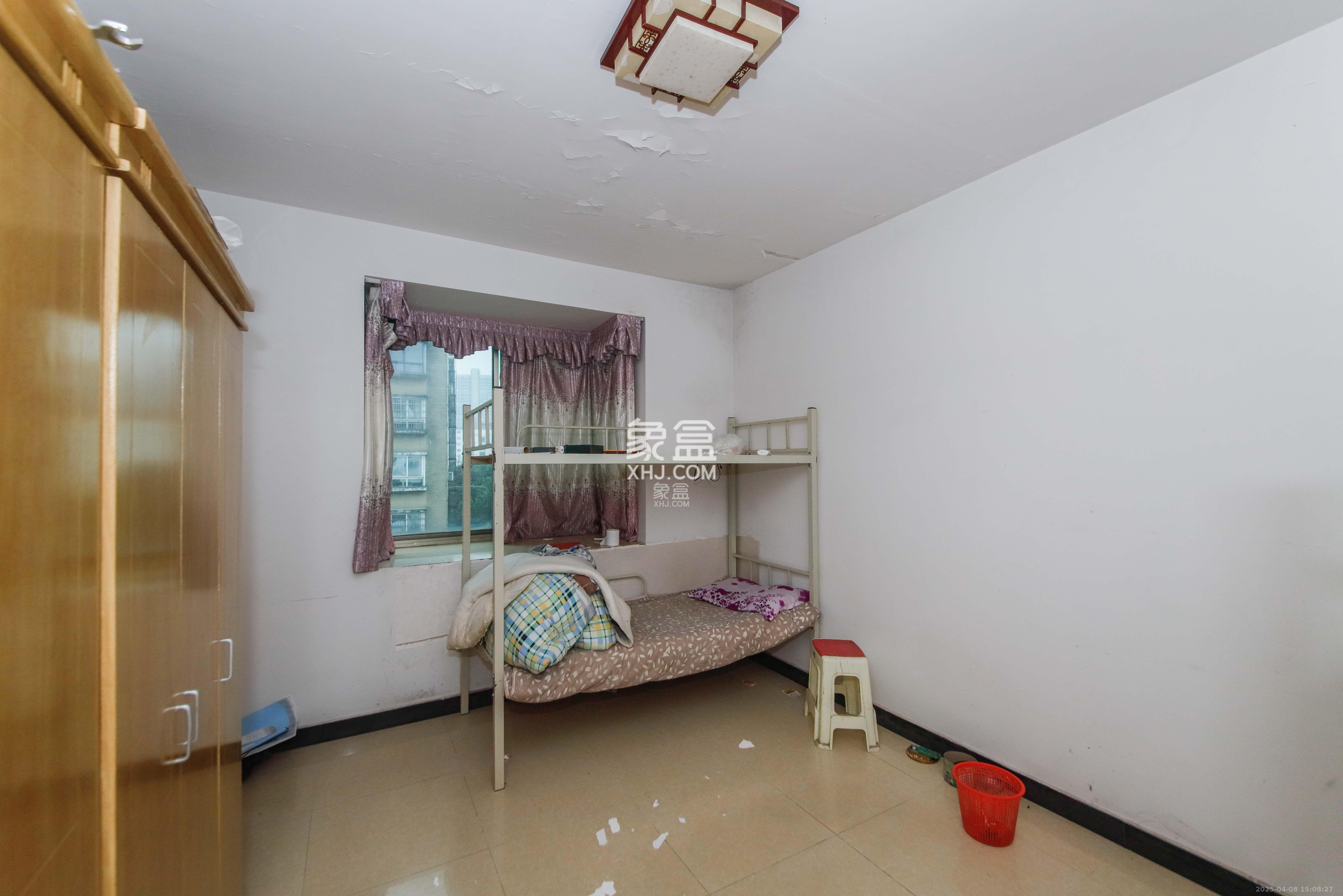 西城公寓  4室2厅1卫    2000.0元/月 西城公寓  4室2厅1卫    2000.0元/月室内图