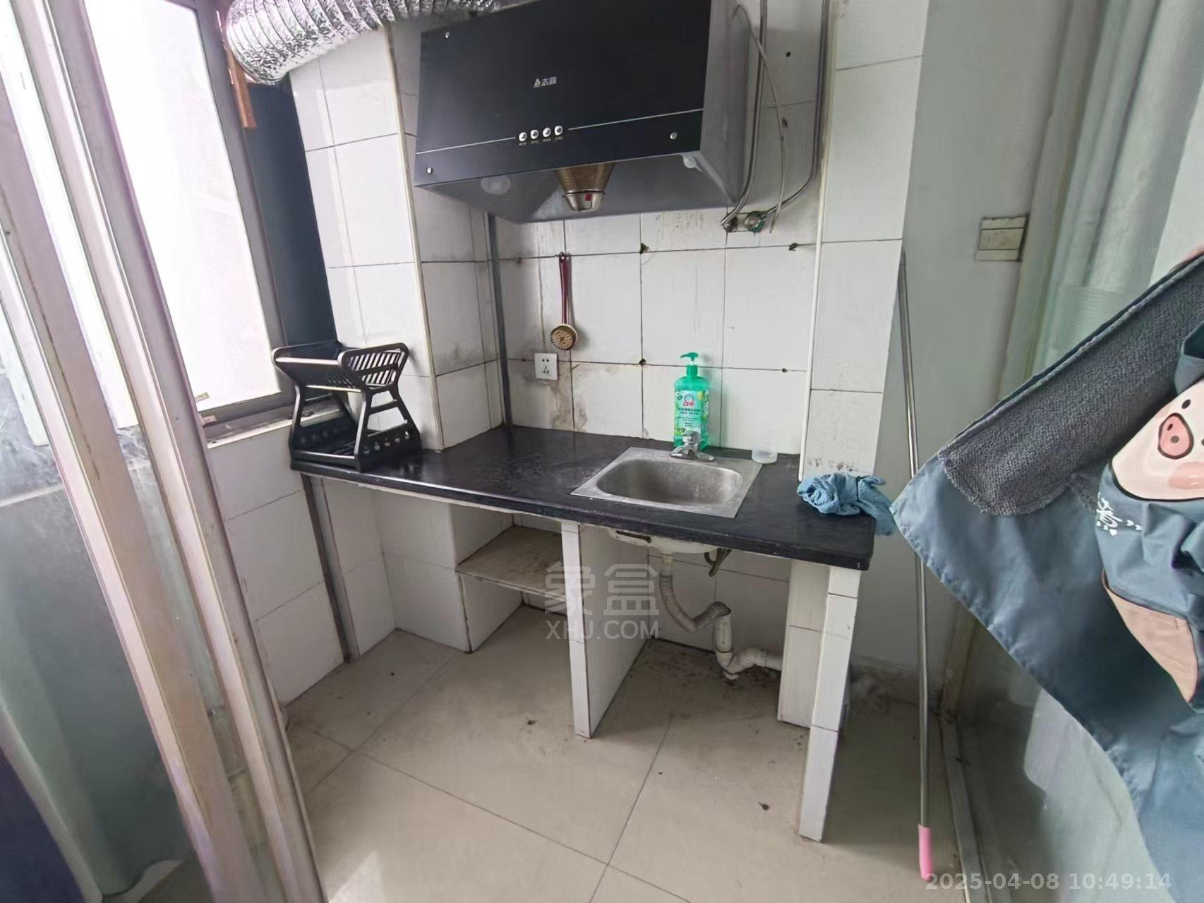 庐山春天大厦(和一宾馆) 1室1厅1卫 700.0元/月 庐山春天大厦(和一宾馆) 1室1厅1卫 700.0元/月室内图