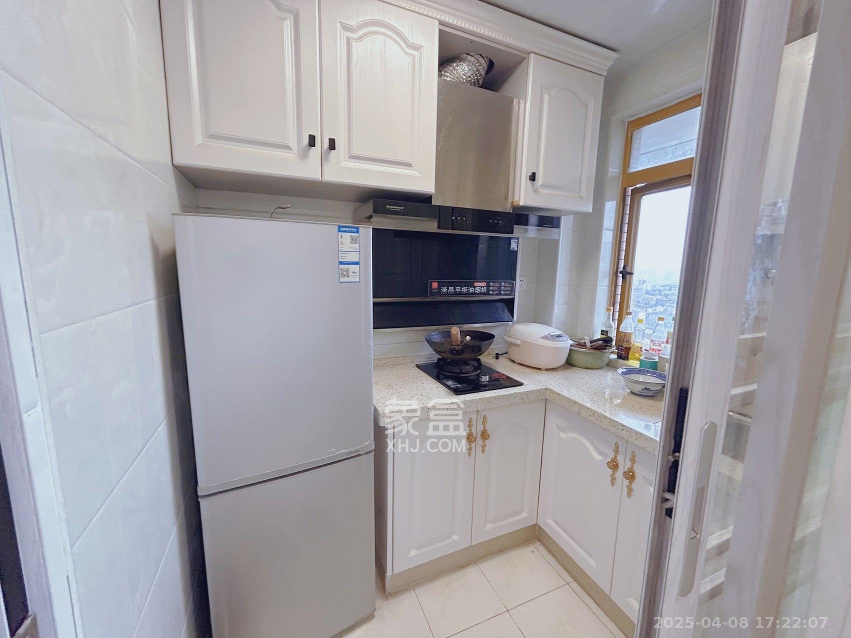 天健芙蓉盛世一期  1室1厅1卫    2500.0元/月 天健芙蓉盛世一期  1室1厅1卫    2500.0元/月室内图