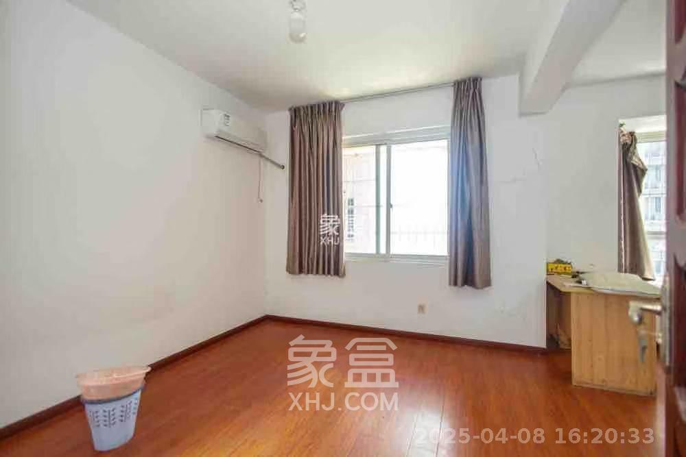 紫晶城 4室2厅2卫 1600.0元/月 紫晶城 4室2厅2卫 1600.0元/月室内图