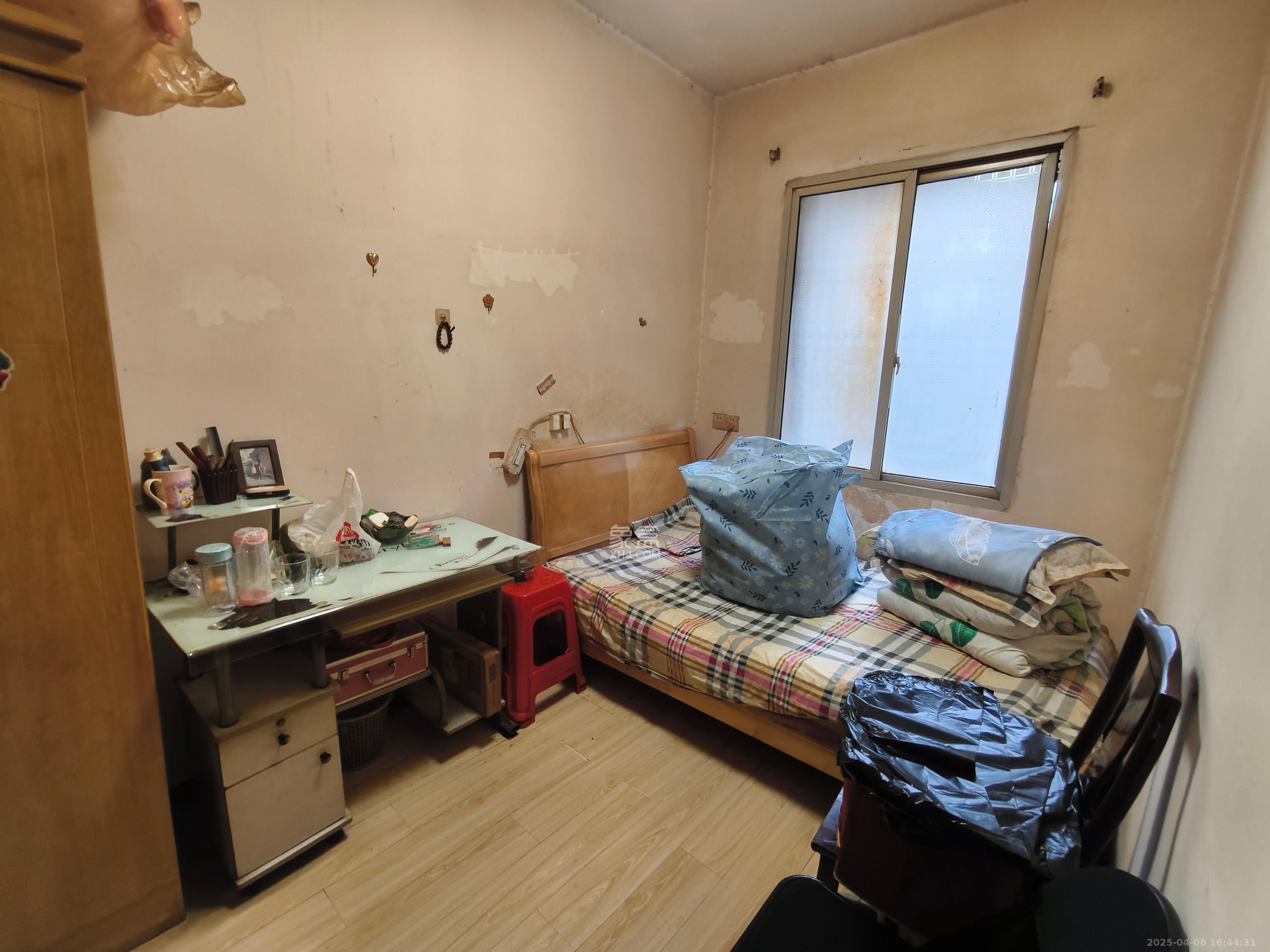 二机小区  3室2厅1卫   1700.00元/月室内图