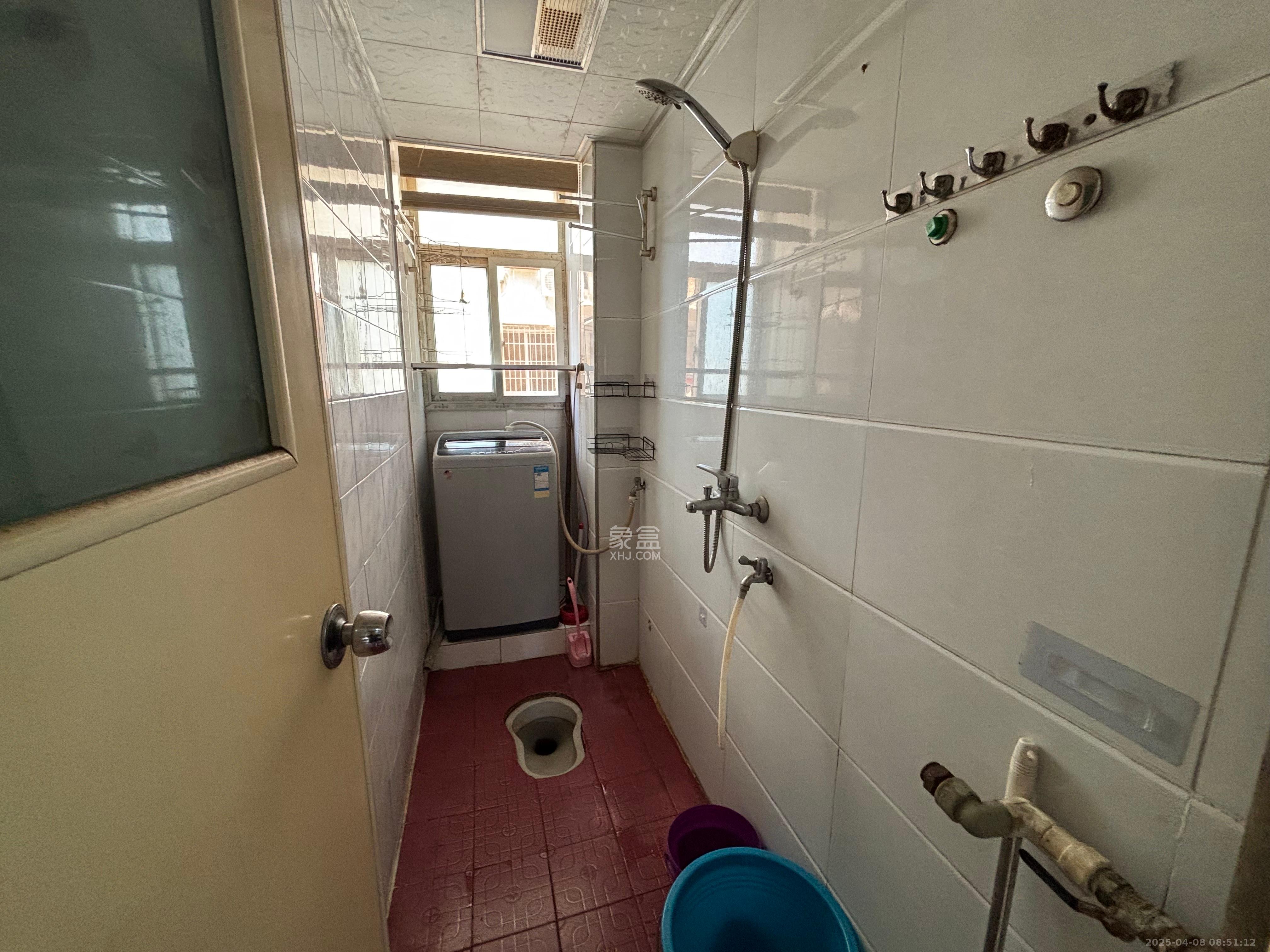 红花坡社区  2室1厅1卫    1500.0元/月 红花坡社区  2室1厅1卫    1500.0元/月室内图