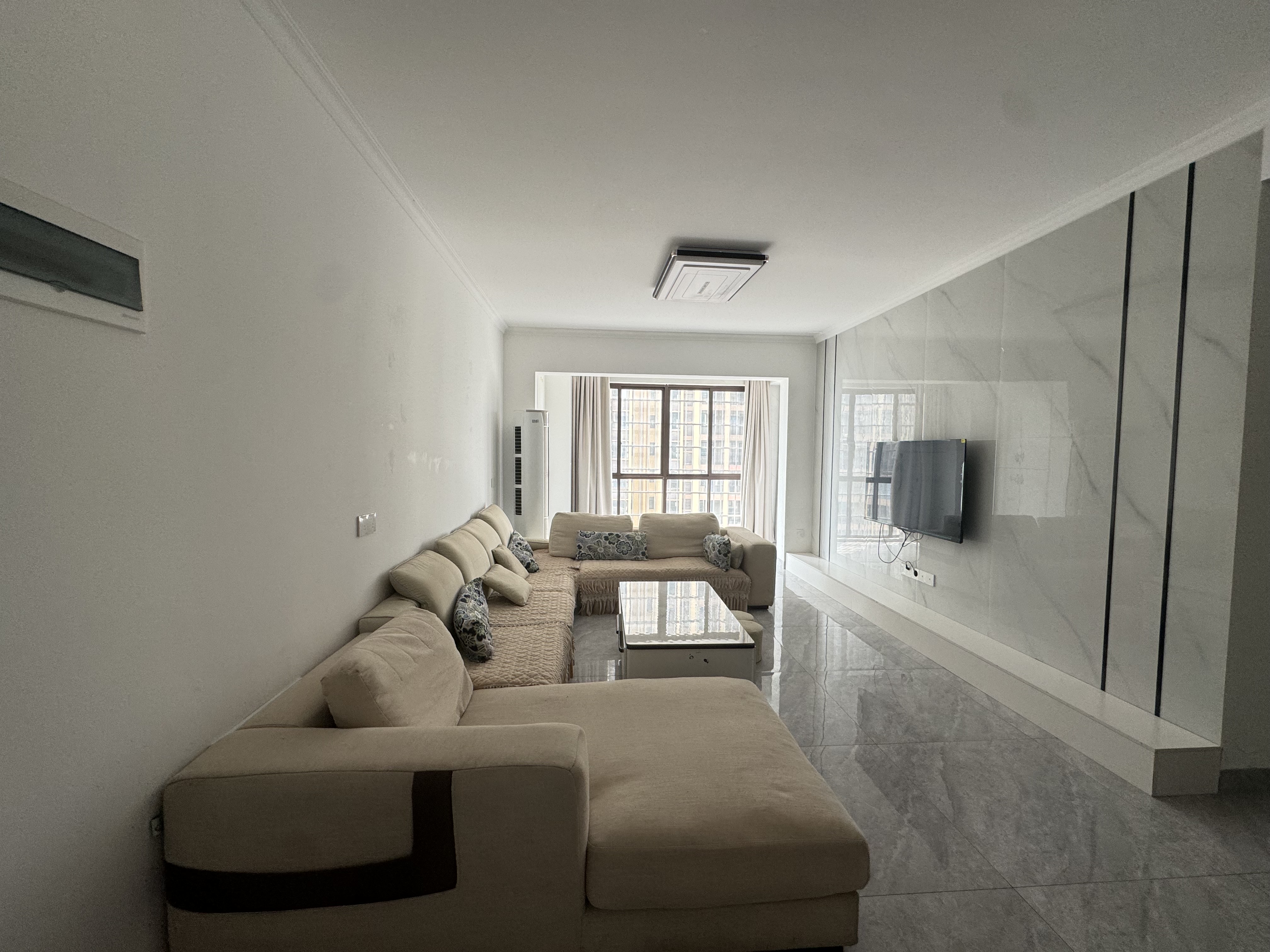 唯康水岸豪庭  3室2厅2卫    1800.0元/月 唯康水岸豪庭  3室2厅2卫    1800.0元/月室内图