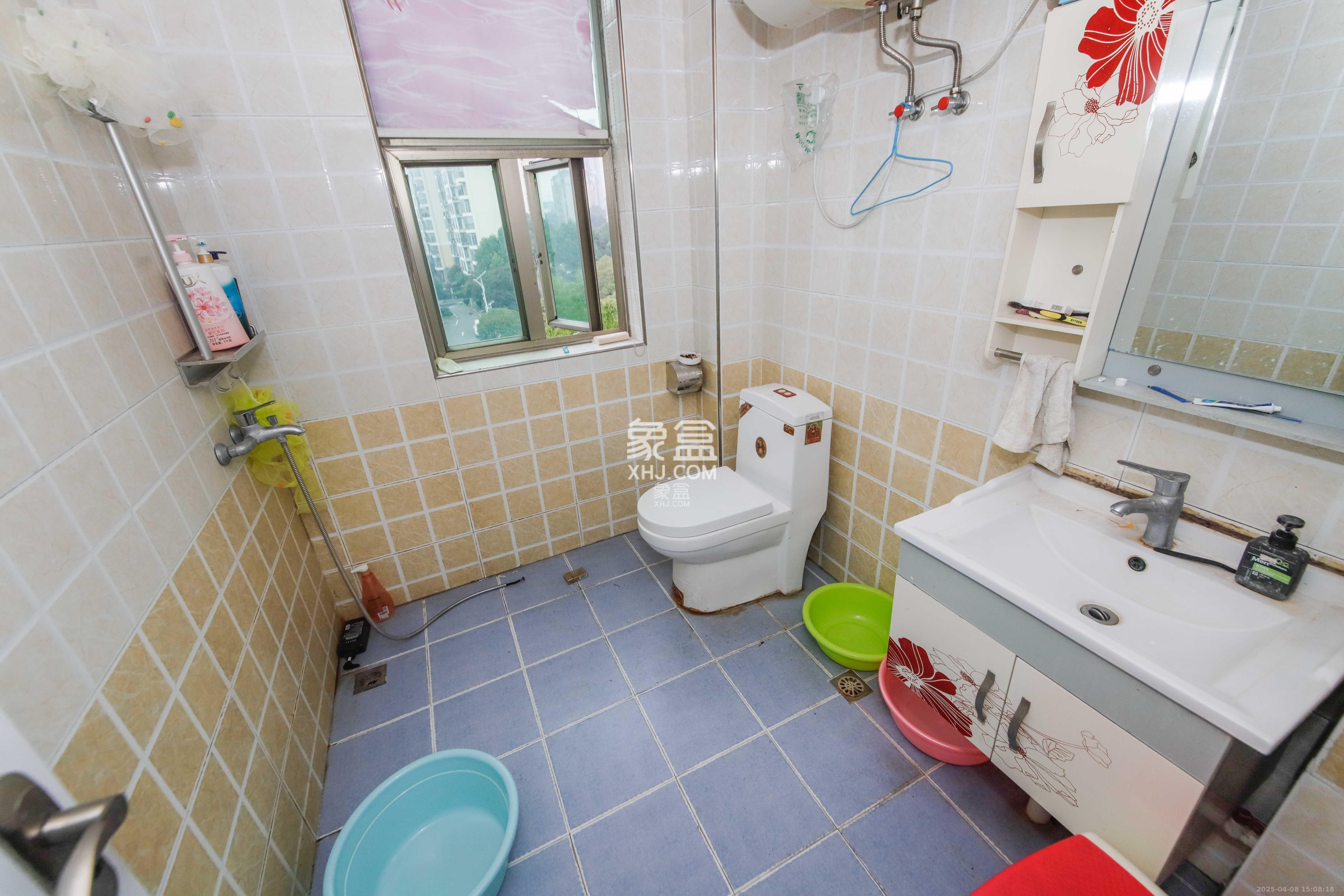 西城公寓  4室2厅1卫    2000.0元/月 西城公寓  4室2厅1卫    2000.0元/月室内图