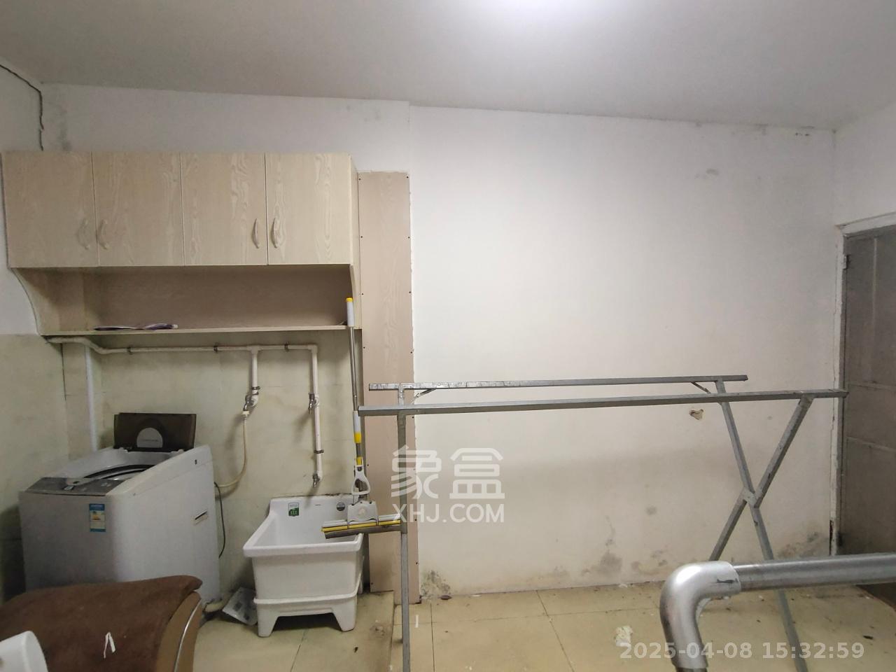 东瓜山一村  4室2厅1卫   1500.00元/月室内图
