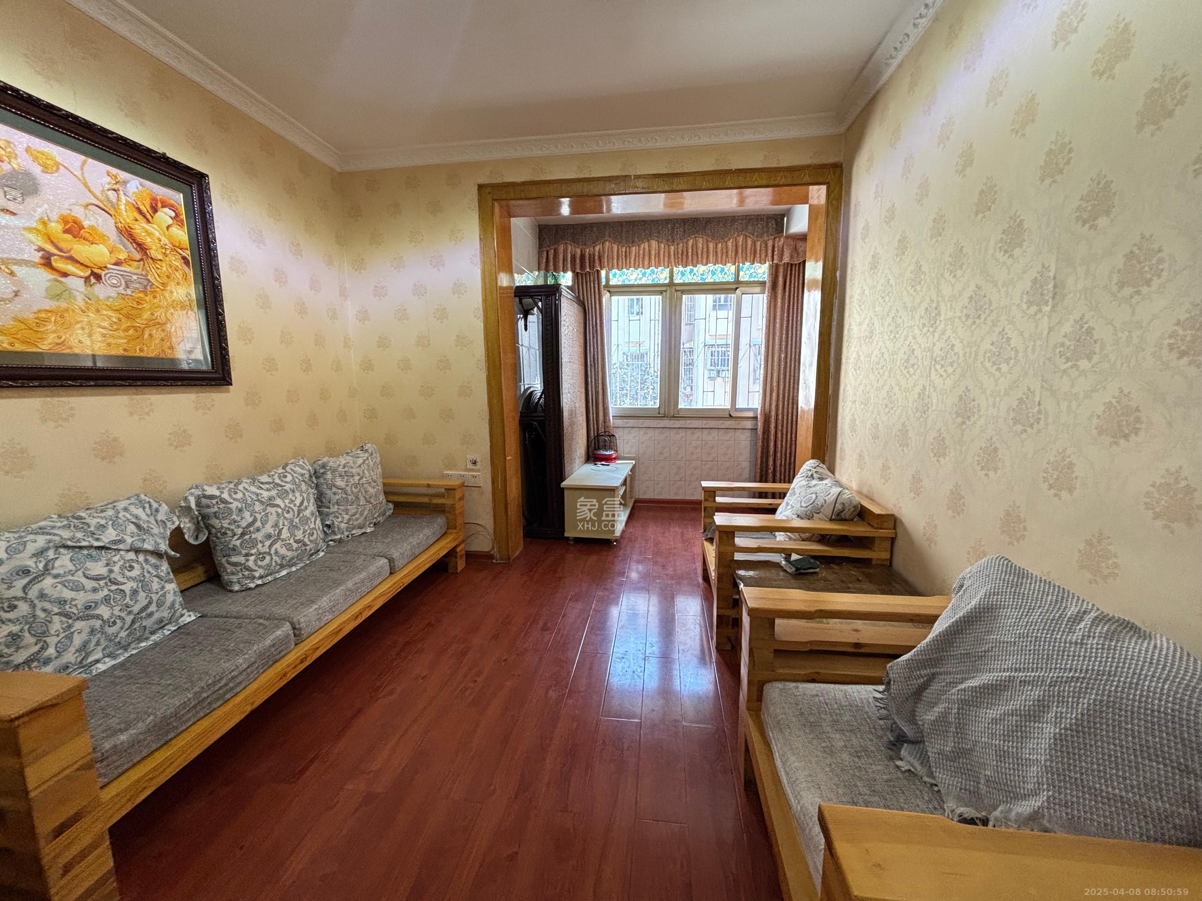 红花坡社区  2室1厅1卫    1500.0元/月 红花坡社区  2室1厅1卫    1500.0元/月室内图1