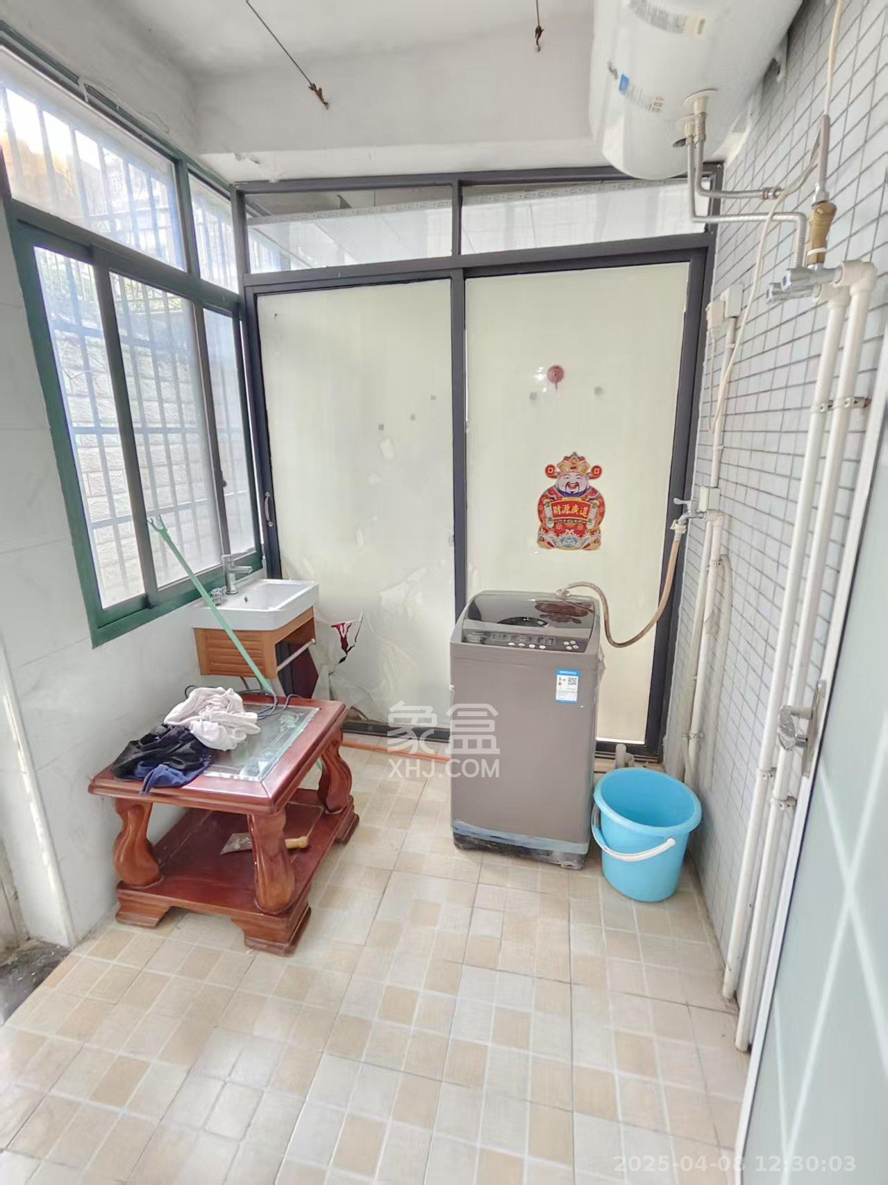 望兴景园一期  4室1厅1卫   2200.00元/月室内图