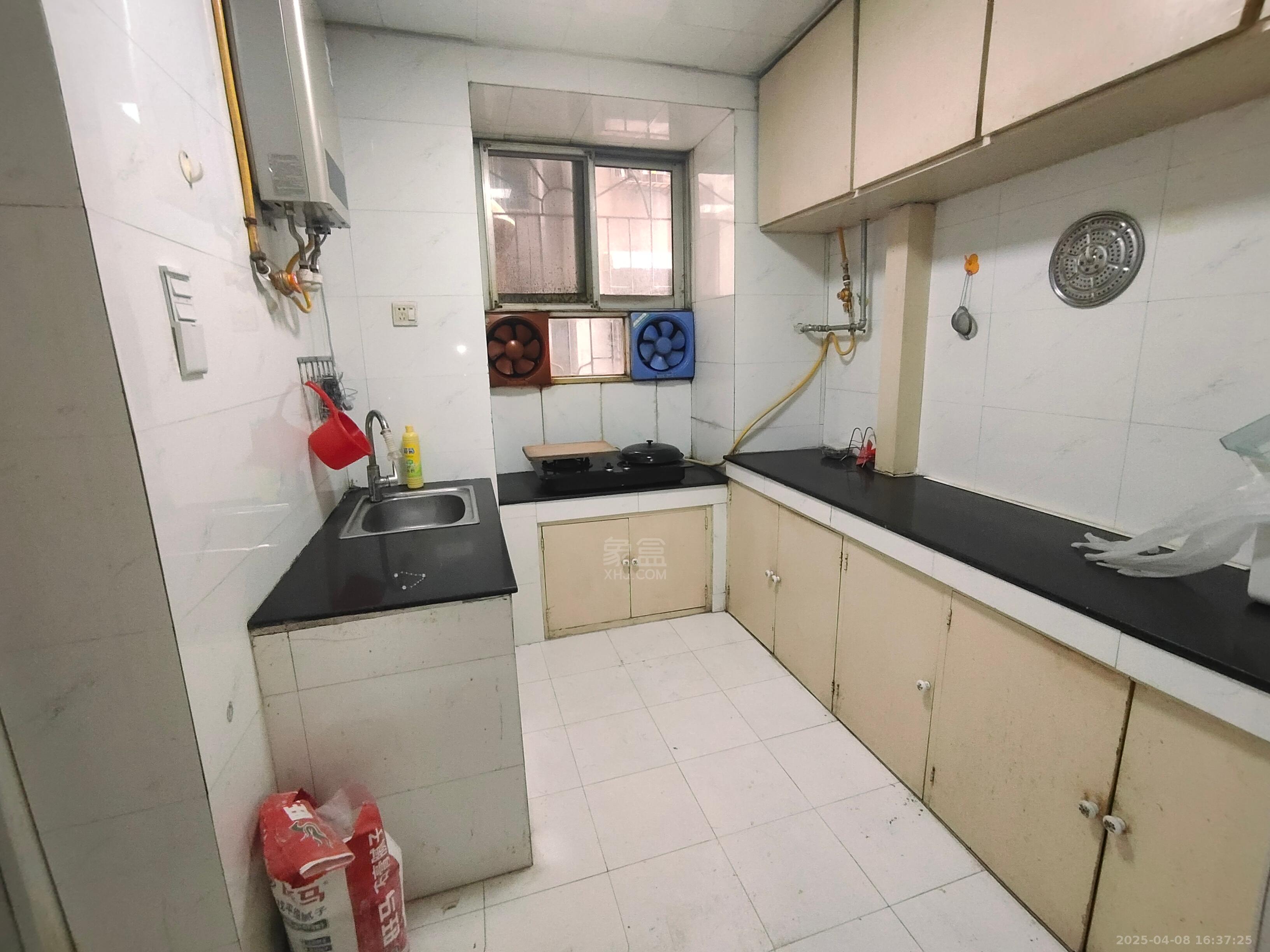 恒宇楼 3室2厅2卫 1000.0元/月 恒宇楼 3室2厅2卫 1000.0元/月室内图