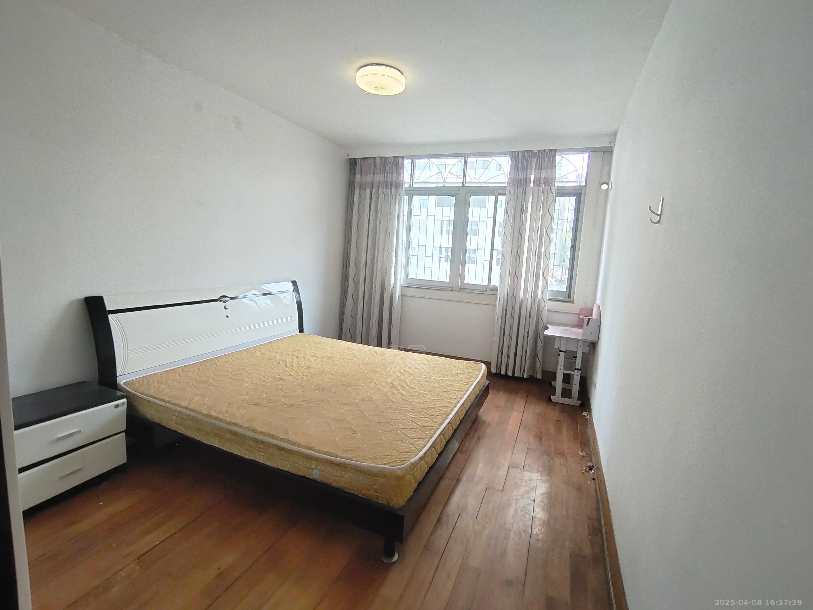 恒宇楼 3室2厅2卫 1000.0元/月 恒宇楼 3室2厅2卫 1000.0元/月室内图