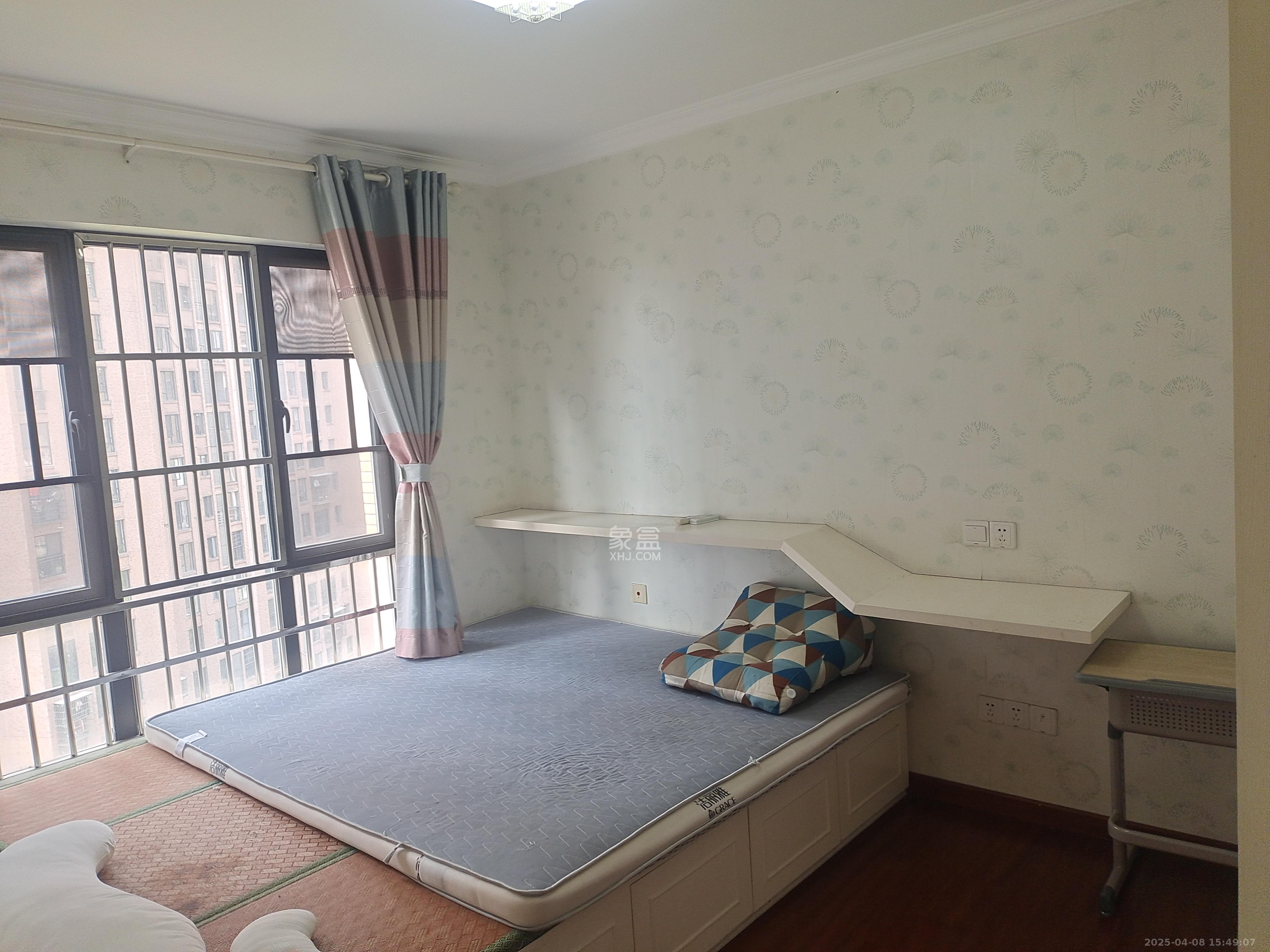 三一街区  3室1厅1卫   2000.00元/月室内图