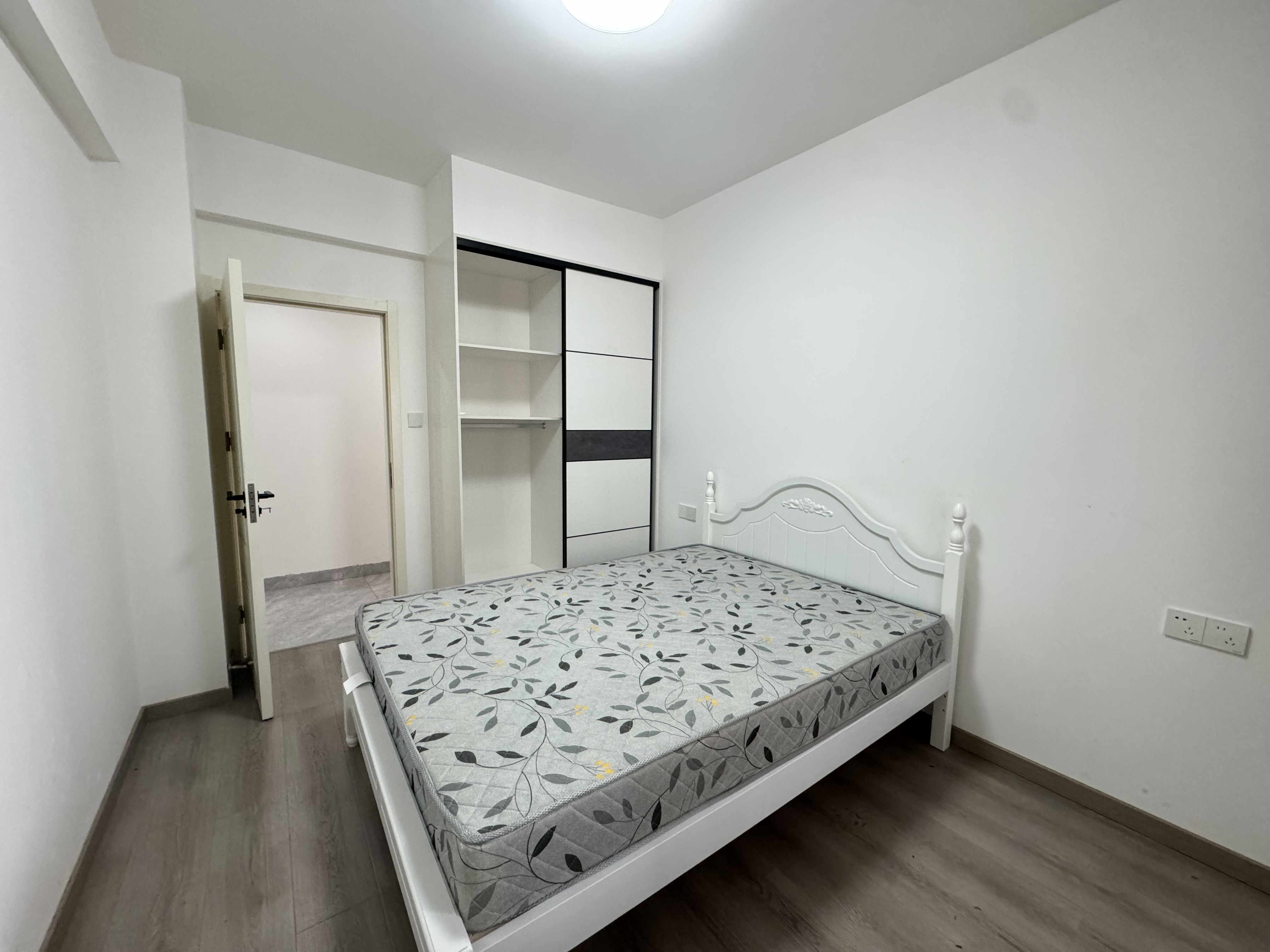 唯康水岸豪庭  3室2厅2卫    1800.0元/月 唯康水岸豪庭  3室2厅2卫    1800.0元/月室内图