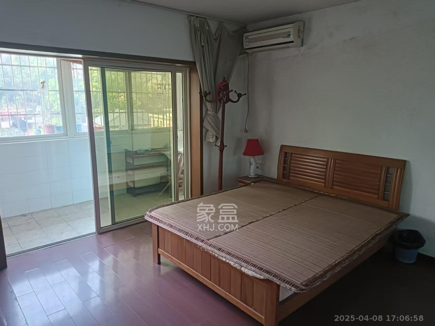 御景龙城 4室2厅2卫 2000.0元/月 御景龙城 4室2厅2卫 2000.0元/月室内图