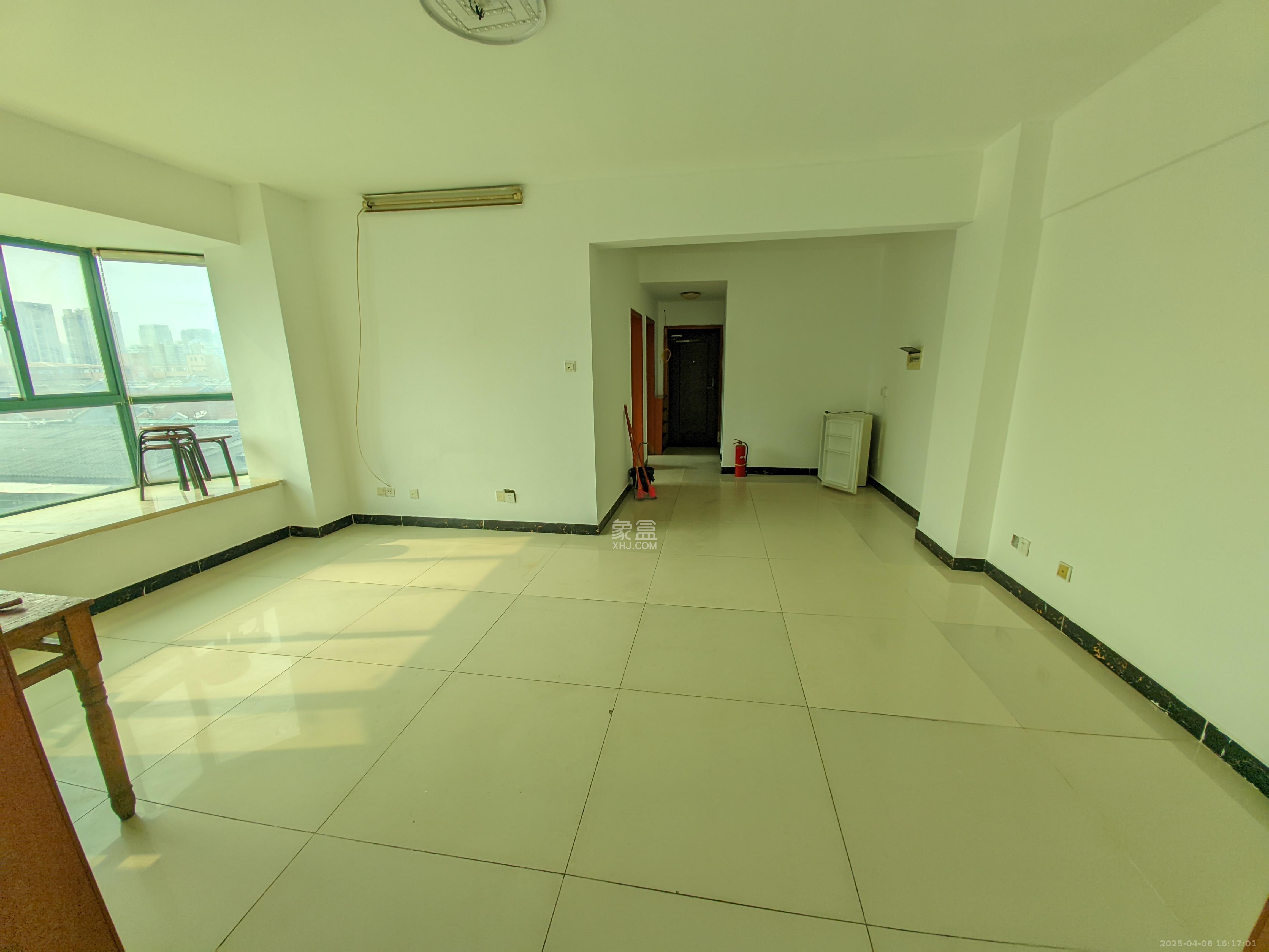 高桥财富大厦 3室1厅1卫 2400.0元/月 高桥财富大厦 3室1厅1卫 2400.0元/月室内图