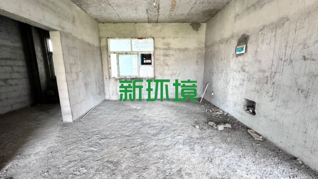 德皇新城  4室2厅2卫   89.00万客厅