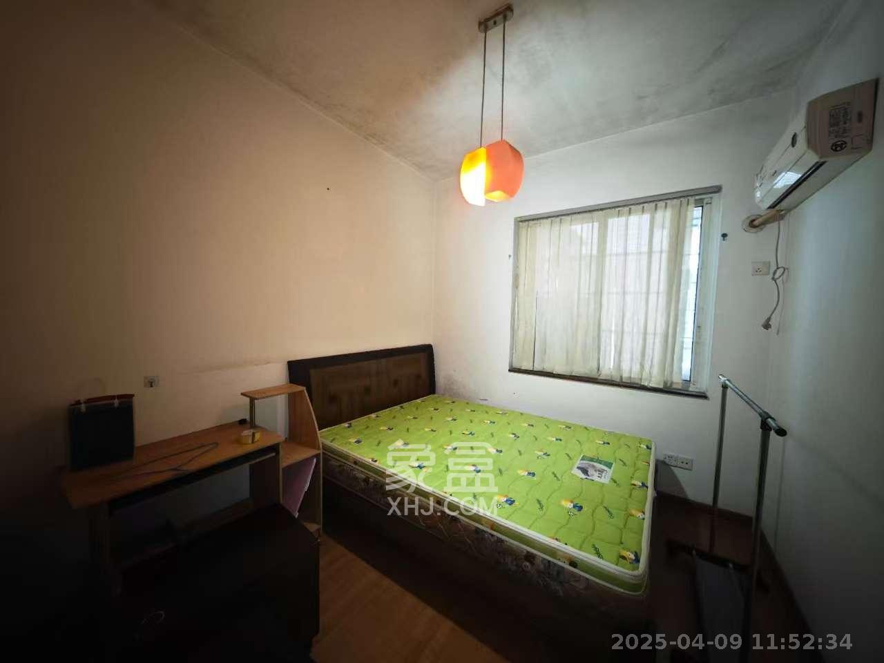 翡翠林居  3室2厅2卫   2000.00元/月室内图