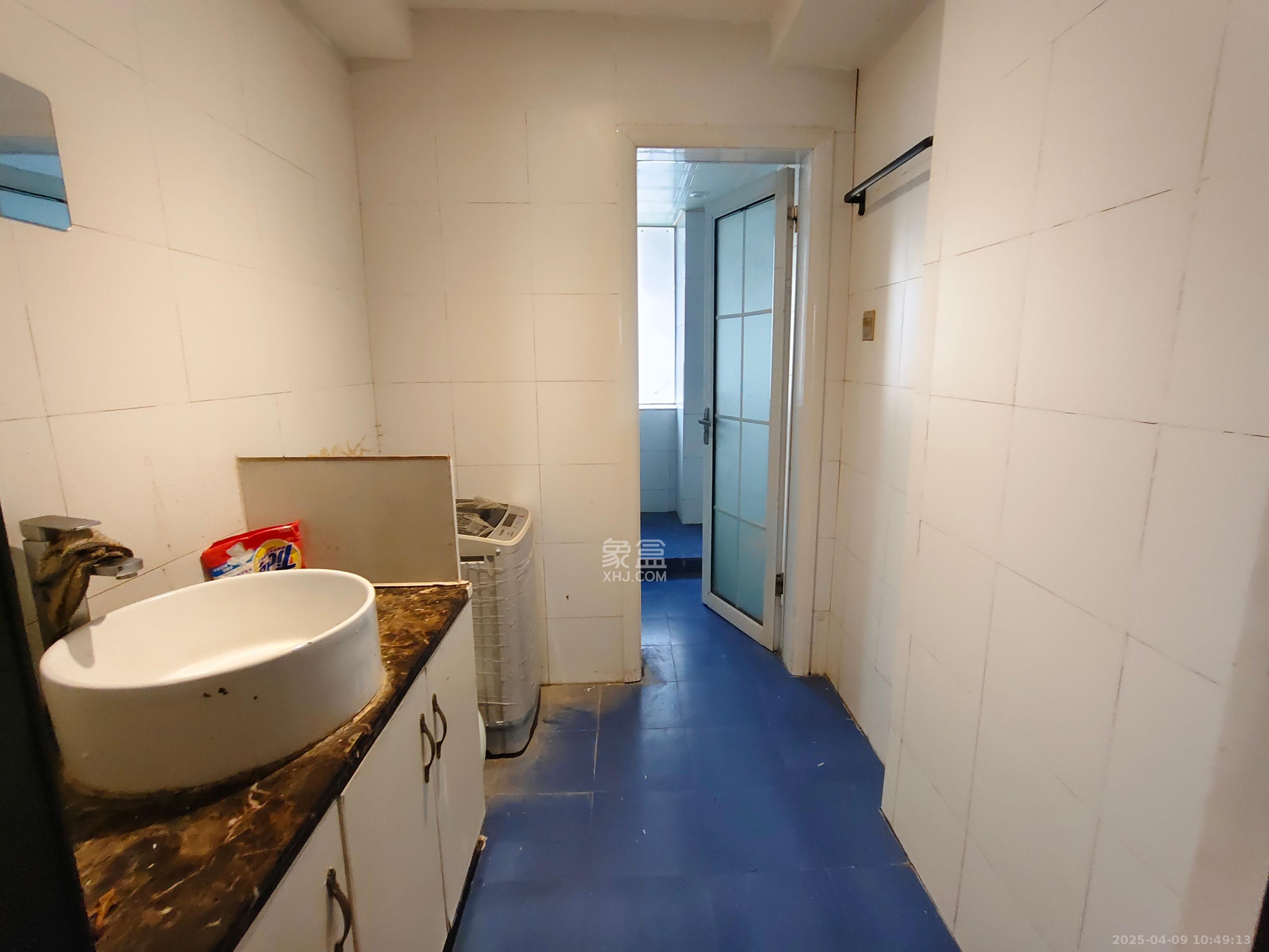 银港水晶城  5室1厅2卫   2800.00元/月室内图