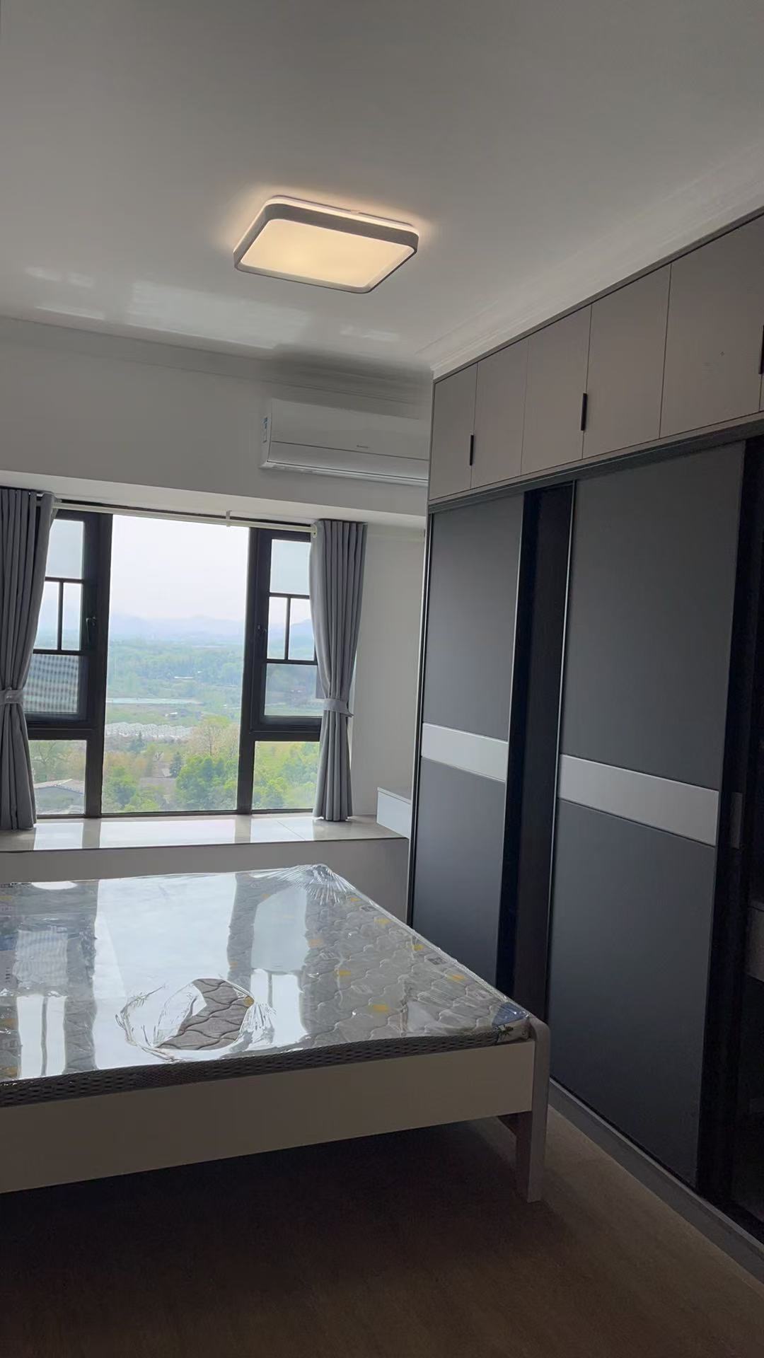 碧桂园华府(碧桂园五期) 3室2厅2卫 2200.0元/月 碧桂园华府(碧桂园五期) 3室2厅2卫 2200.0元/月室内图