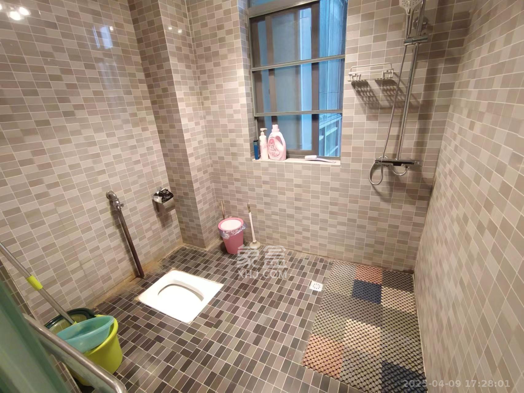 银港水晶城  3室2厅1卫    2600.0元/月室内图