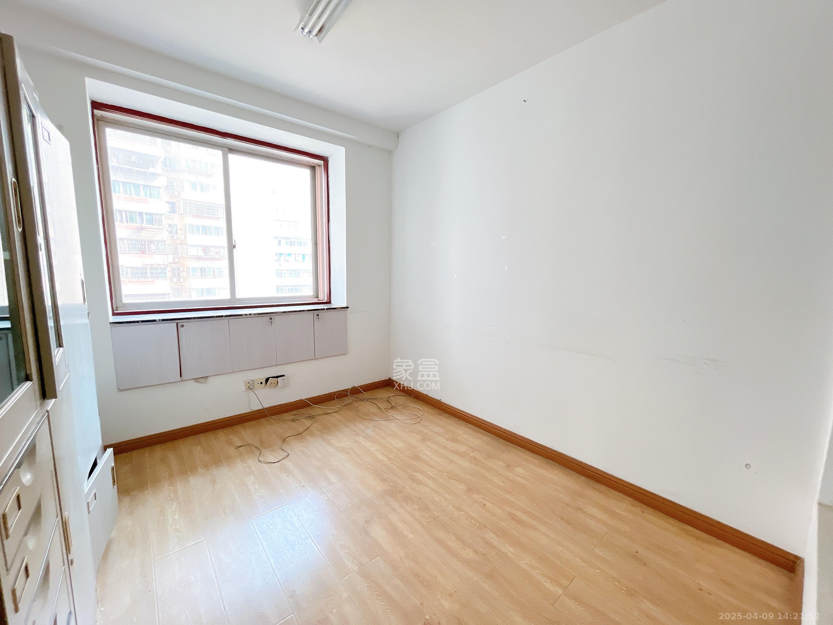 湖南财富中心  11室2厅1卫    3500.0元/月室内图