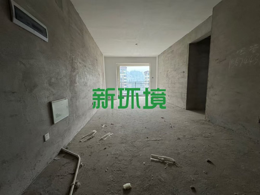 东宸江山里  3室2厅2卫   53.80万客厅