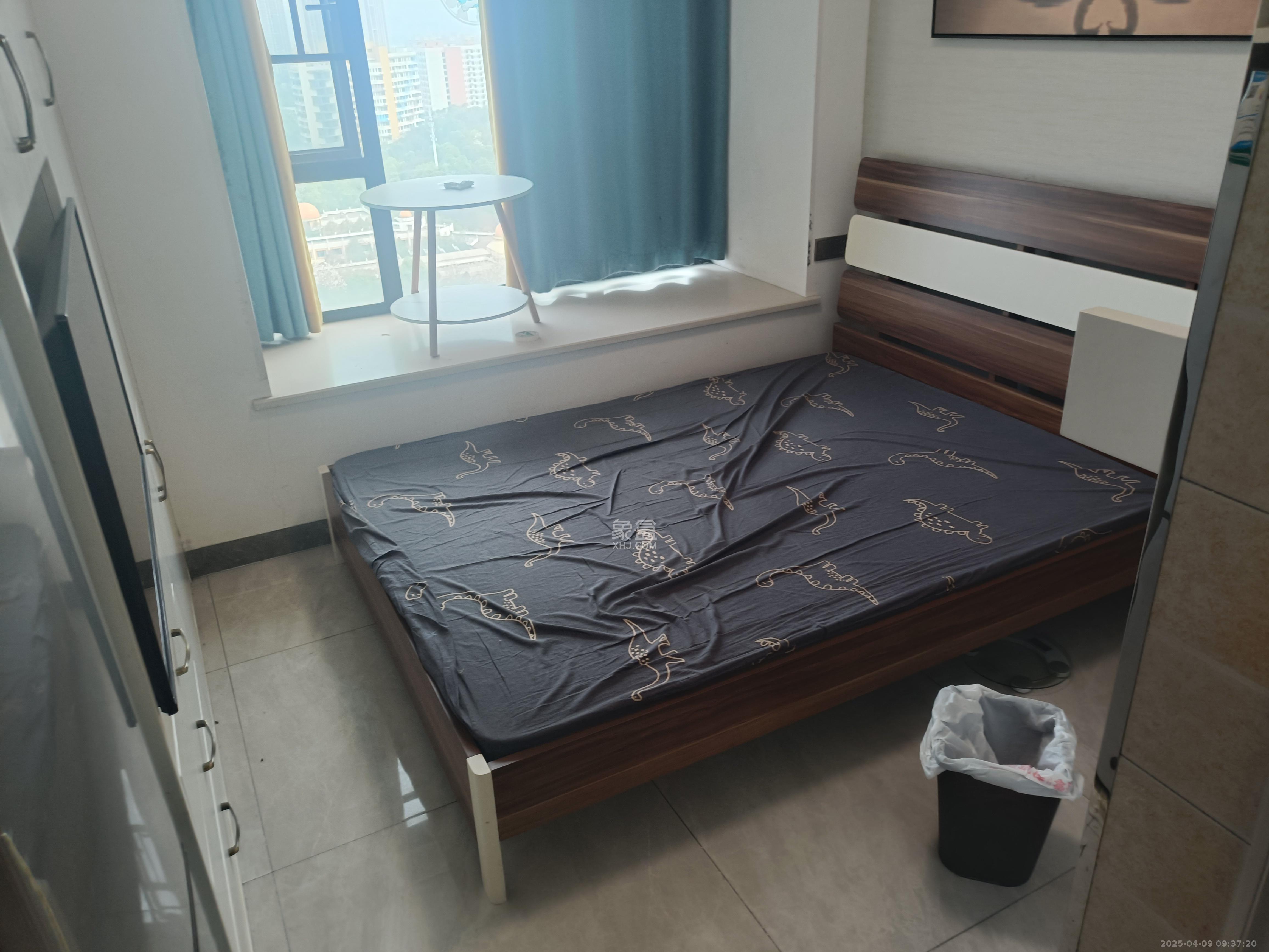 好莱城(弘德西街)  1室1厅1卫    1300.0元/月 好莱城(弘德西街)  1室1厅1卫    1300.0元/月室内图