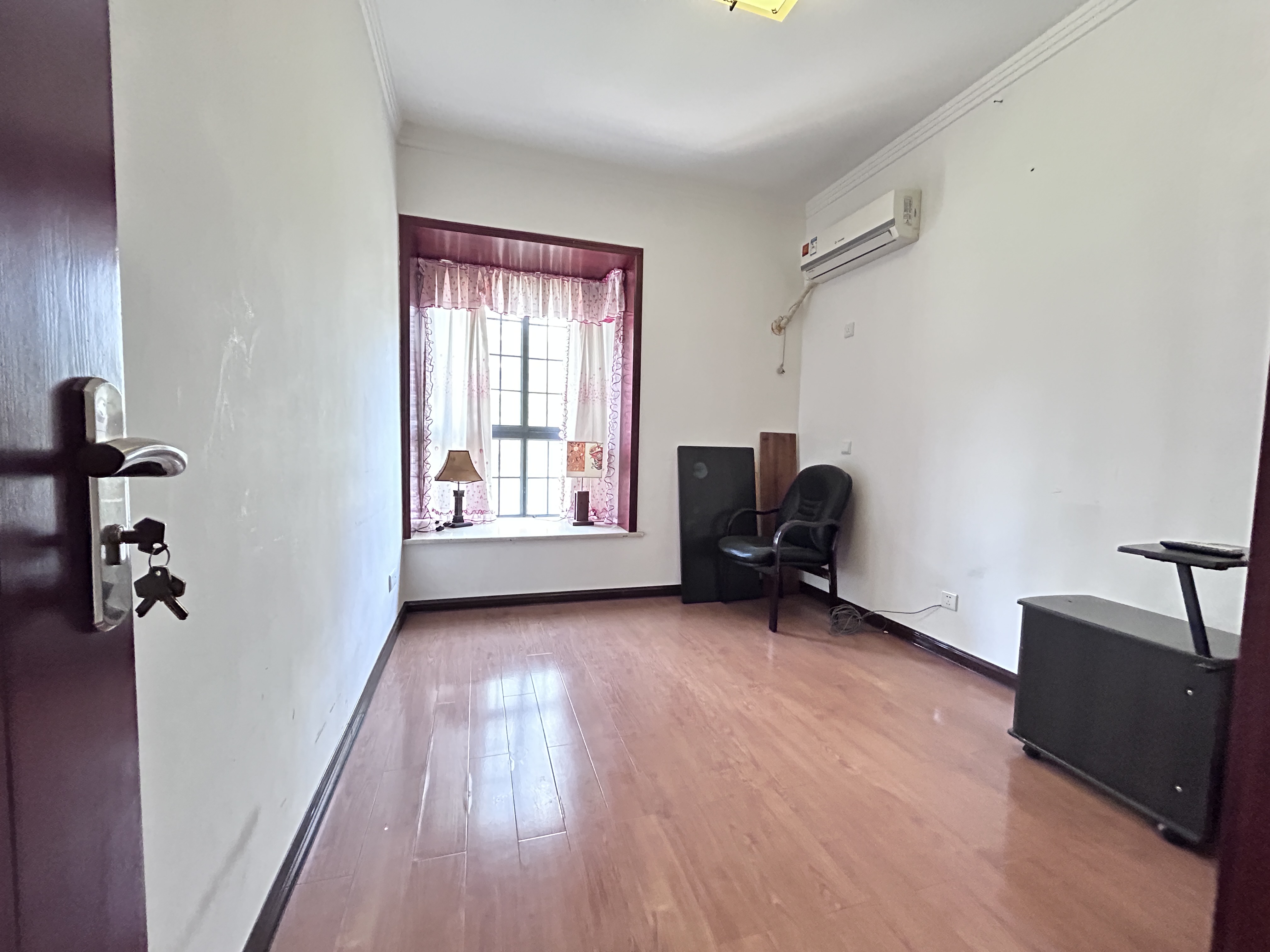 逸臣桃源 3室2厅2卫 68.0万 逸臣桃源 3室2厅2卫 68.0万客厅