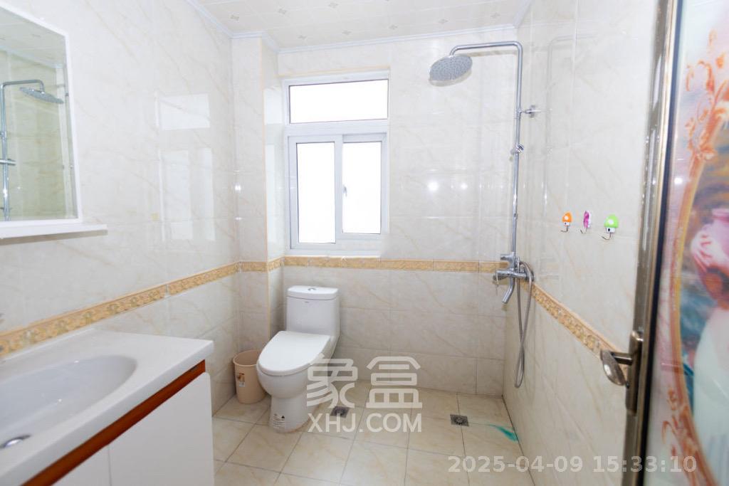 鑫天格林香山  3室2厅2卫   1500.00元/月室内图
