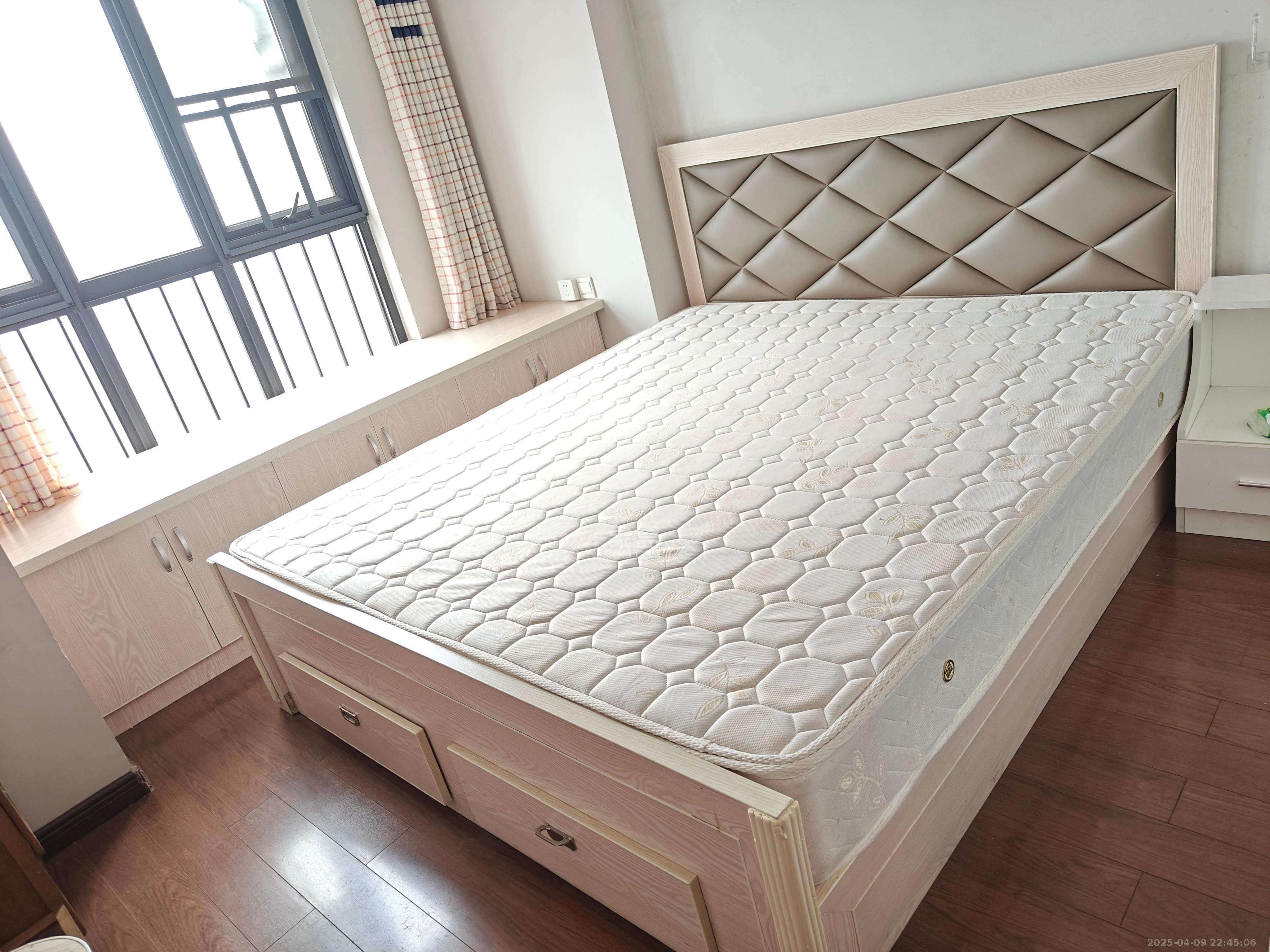 万科城  1室1厅1卫   2300.00元/月室内图