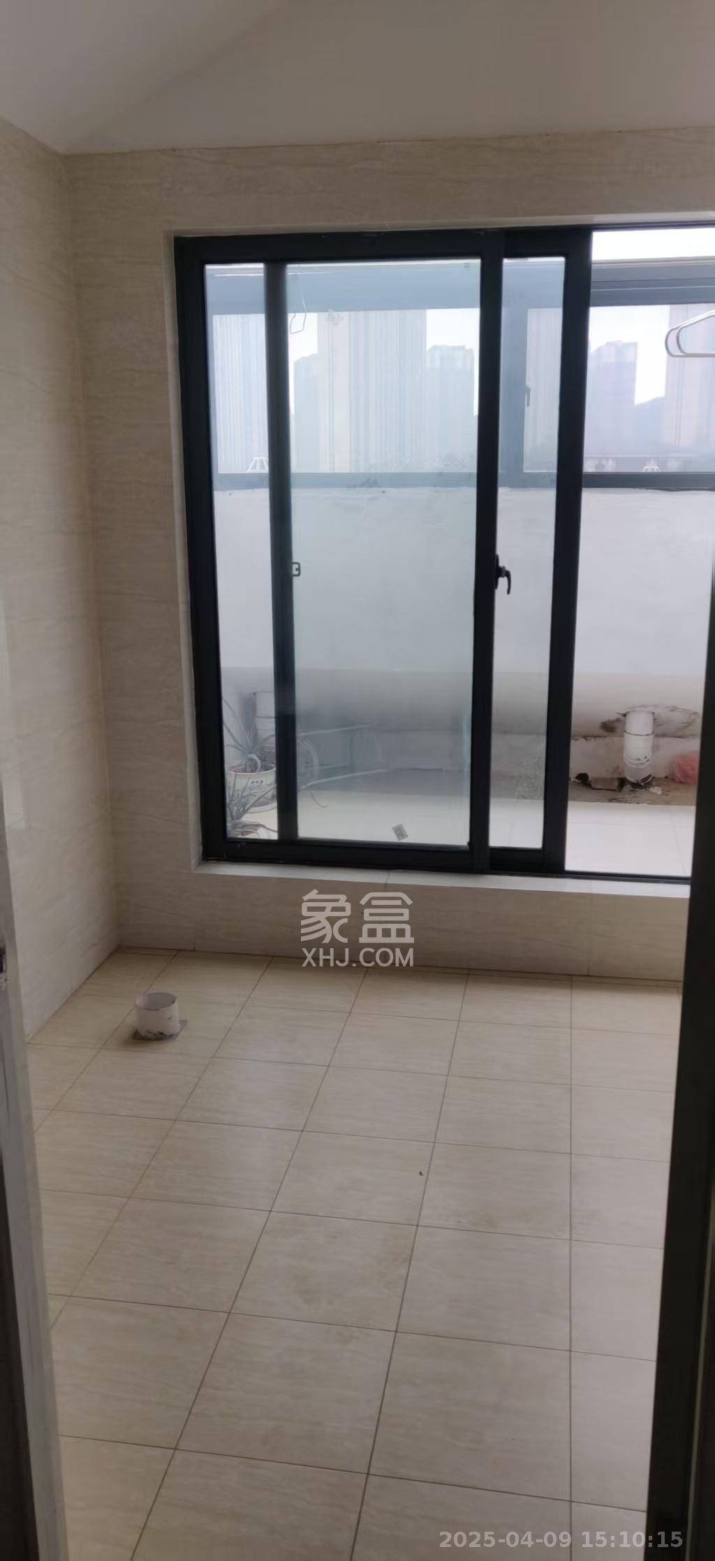 澳海澜庭 4室2厅2卫 1800.0元/月 澳海澜庭 4室2厅2卫 1800.0元/月室内图