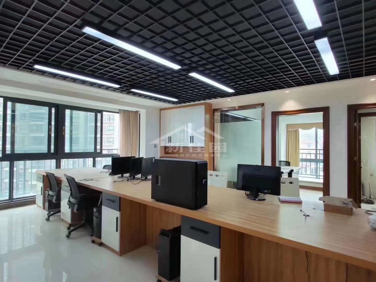 公园世家 4室2厅2卫 4200.0元/月 公园世家 4室2厅2卫 4200.0元/月室内图