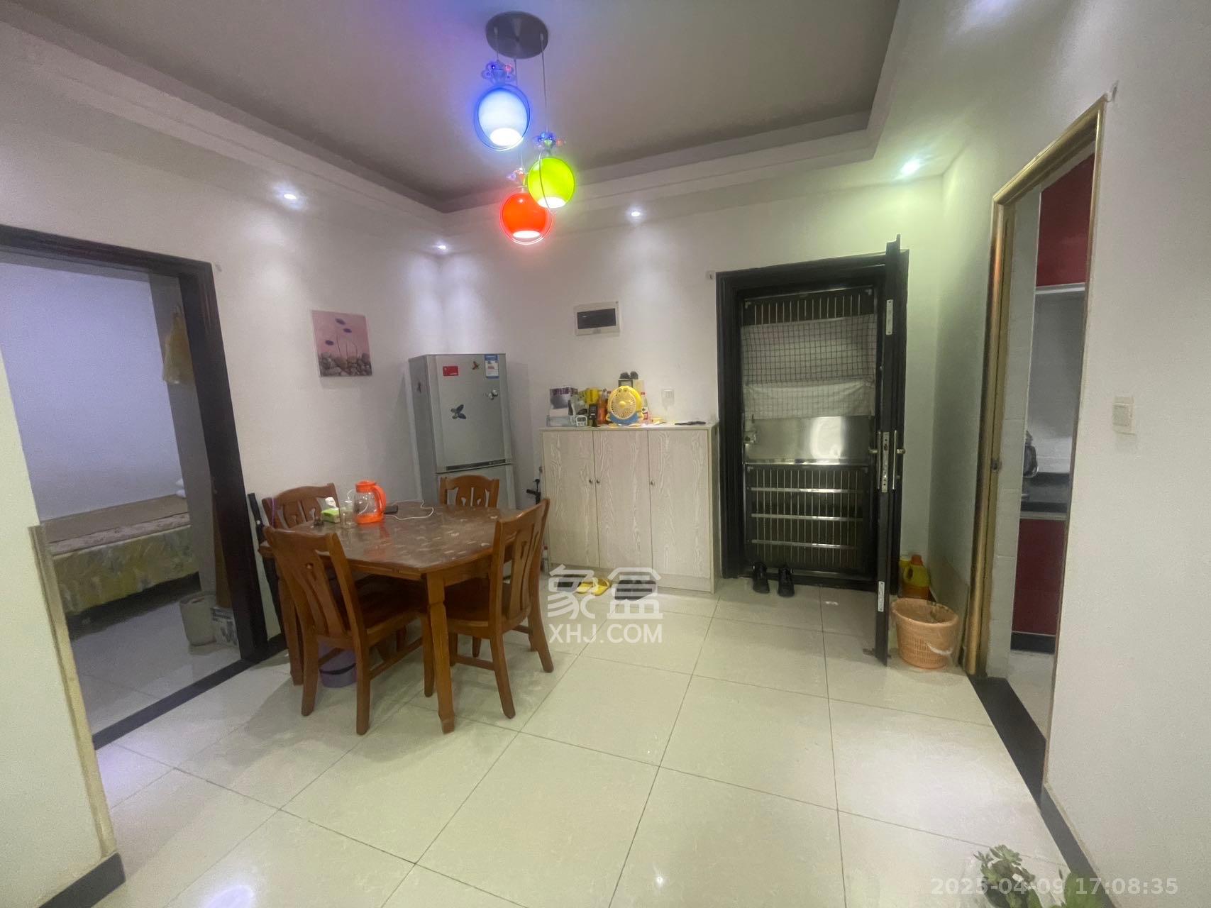 东业苹果社区 3室2厅1卫 1800.0元/月 东业苹果社区 3室2厅1卫 1800.0元/月室内图