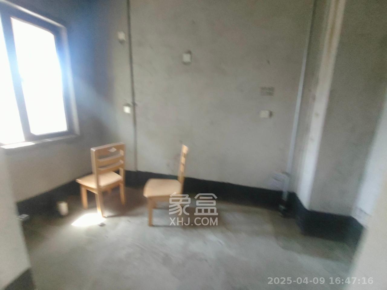 和润园三期  3室2厅2卫   1900.00元/月室内图