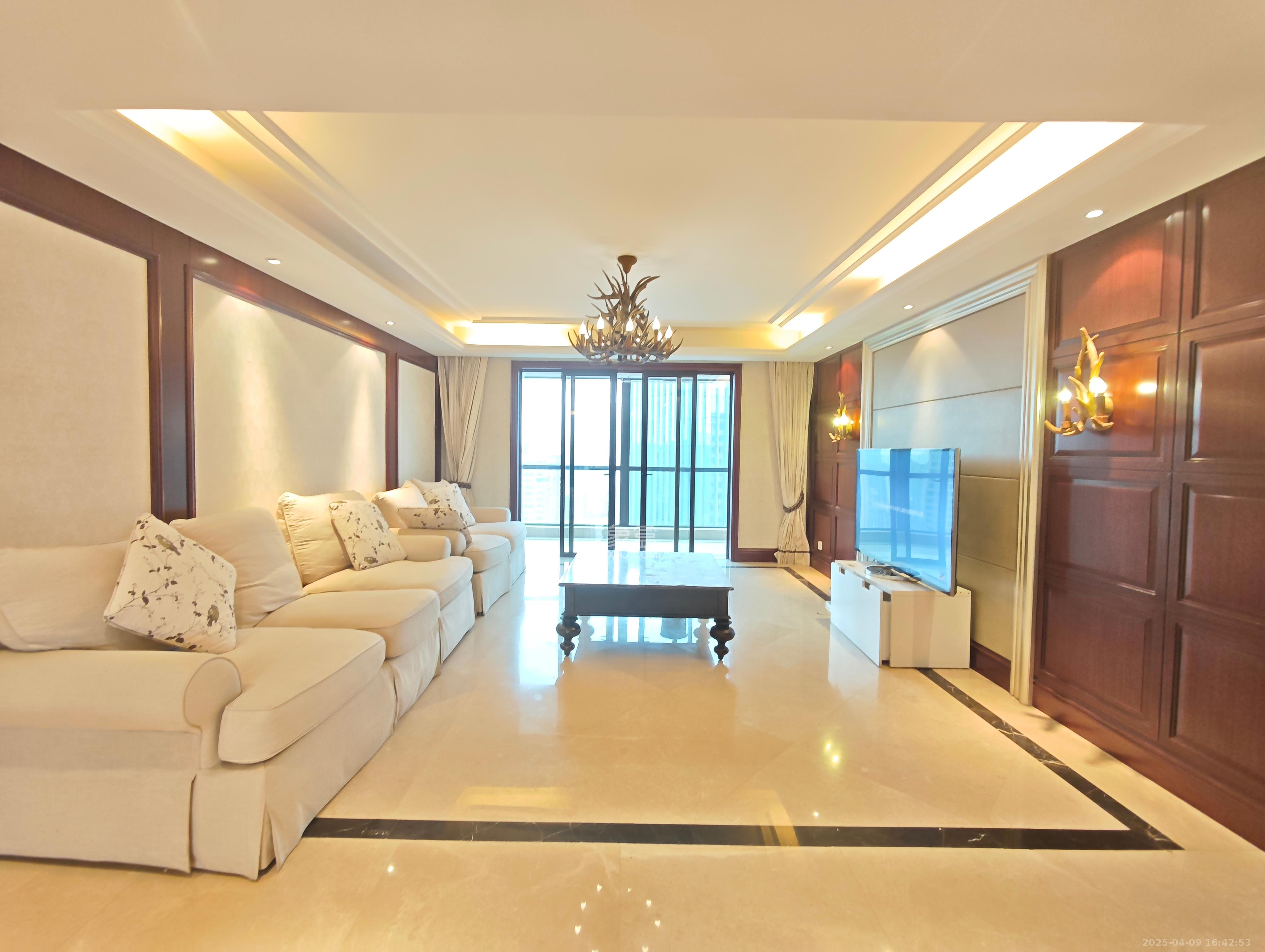 运达中央广场一、二期 4室2厅3卫 13000.0元/月 运达中央广场一、二期 4室2厅3卫 13000.0元/月室内图