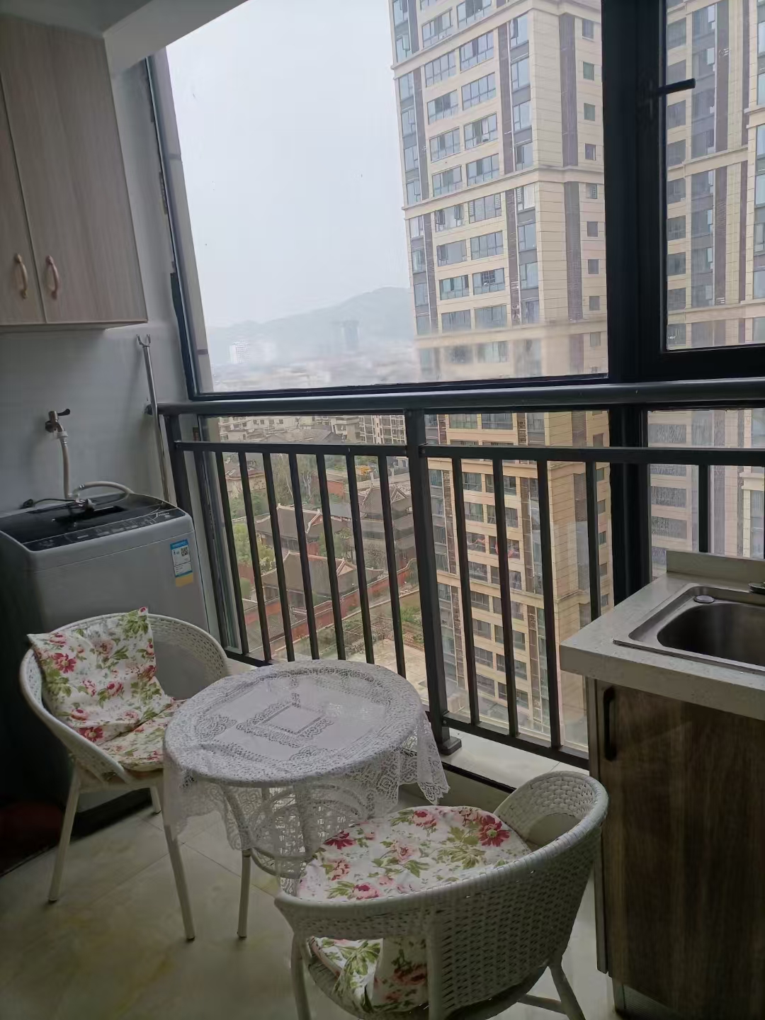 天门中央广场 1室0厅0卫 1300.0元/月 天门中央广场 1室0厅0卫 1300.0元/月室内图