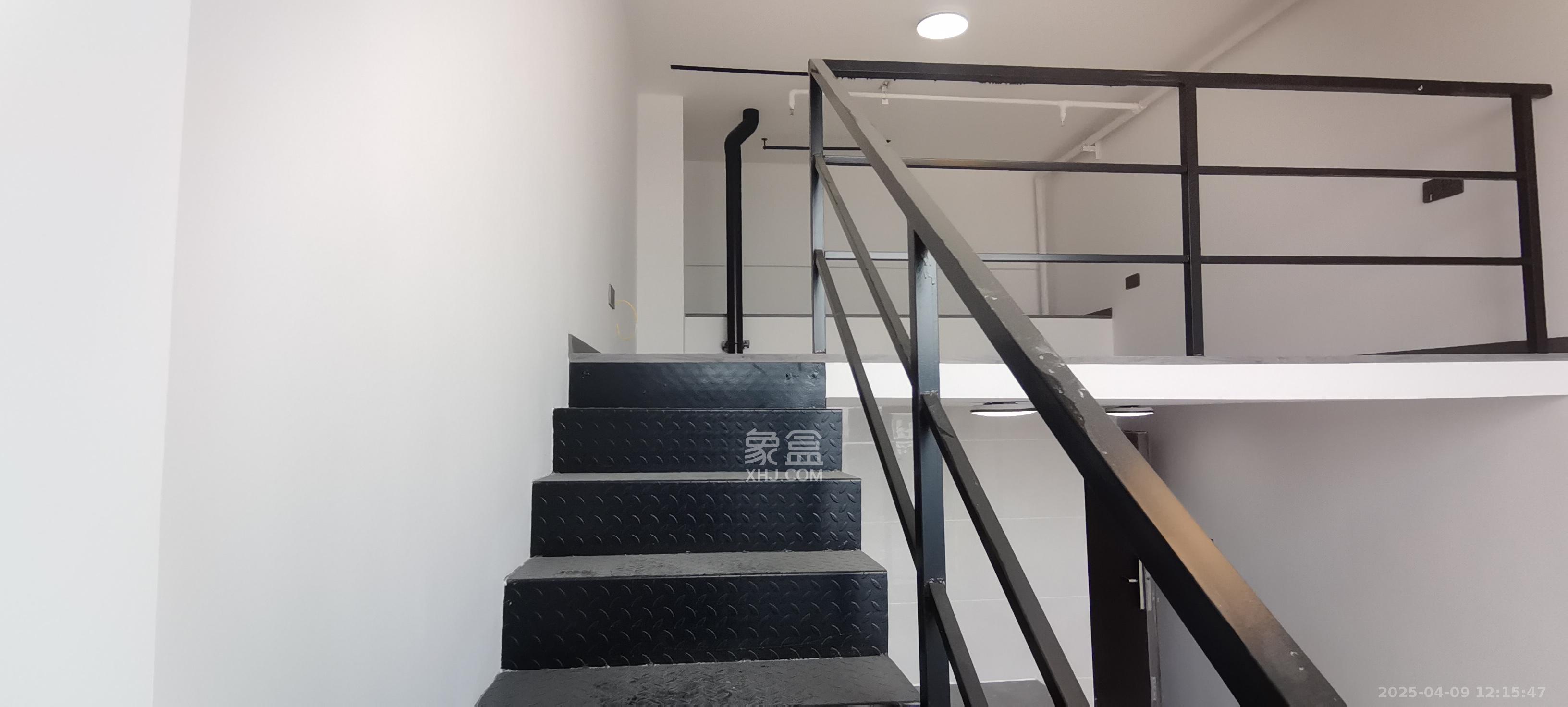 卓越中寰 1室0厅0卫 1800.0元/月 卓越中寰 1室0厅0卫 1800.0元/月室内图