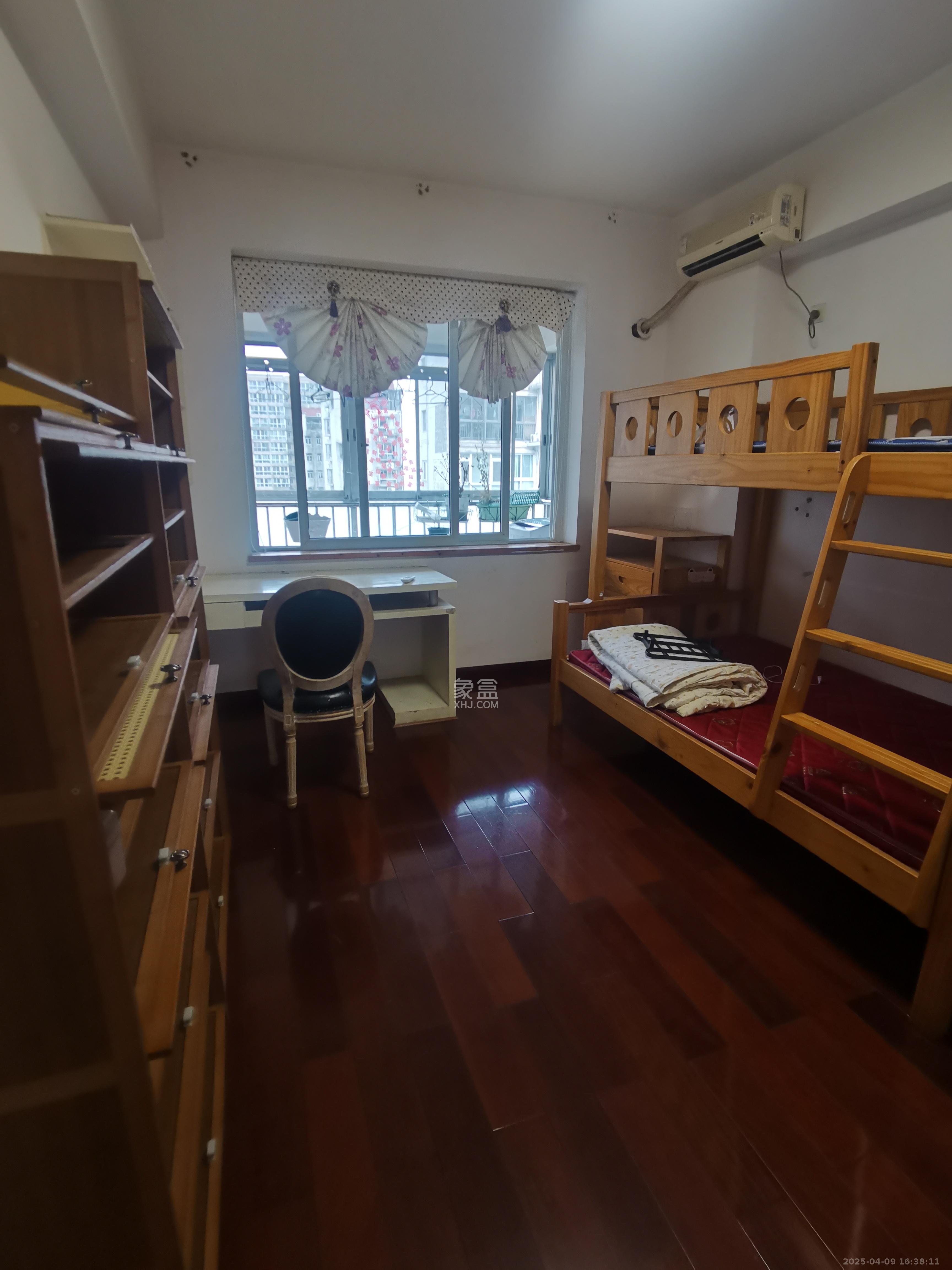 华银园  3室2厅2卫   2500.00元/月室内图