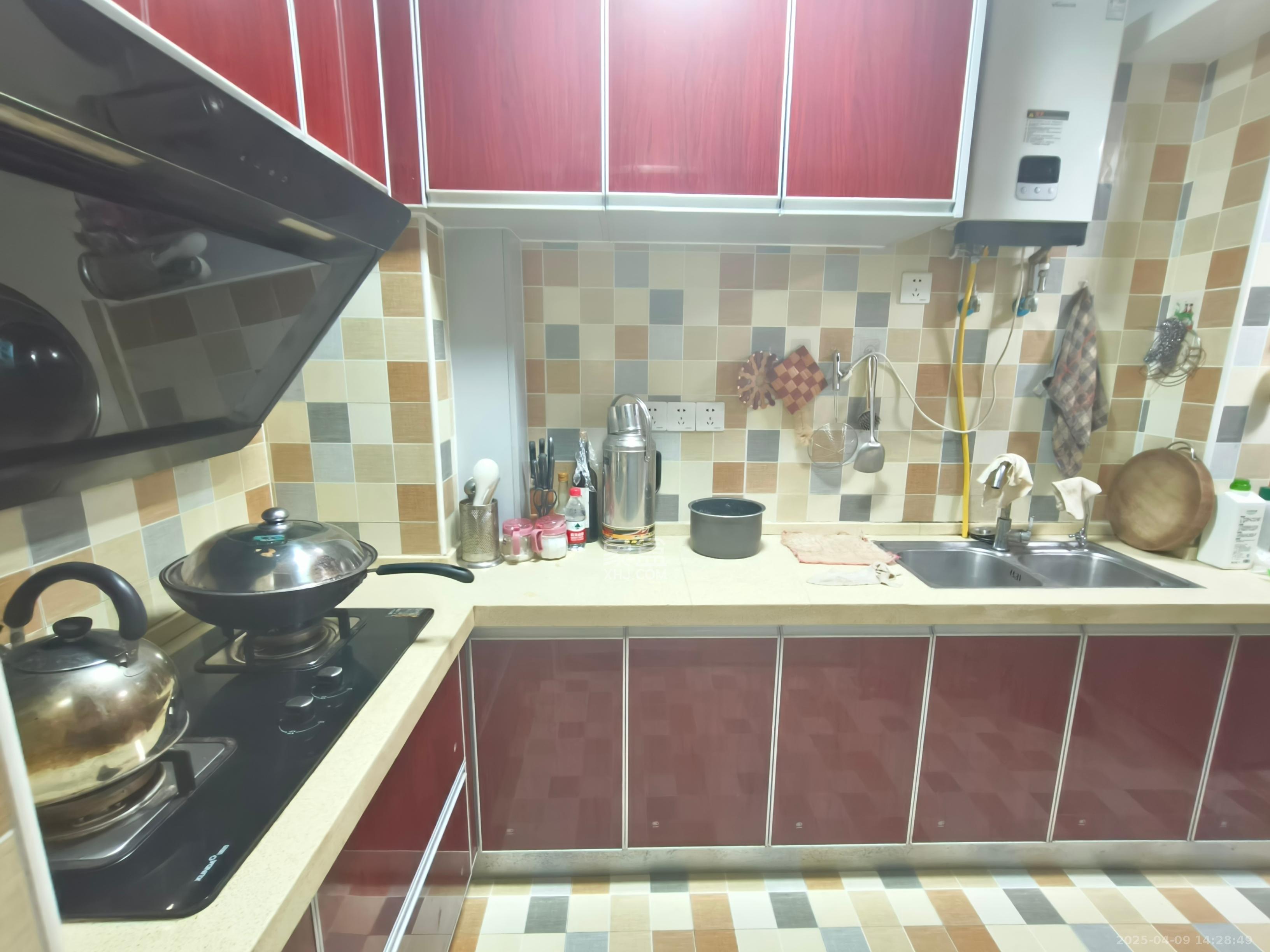 金谷豪庭 3室2厅1卫 1600.0元/月 金谷豪庭 3室2厅1卫 1600.0元/月室内图