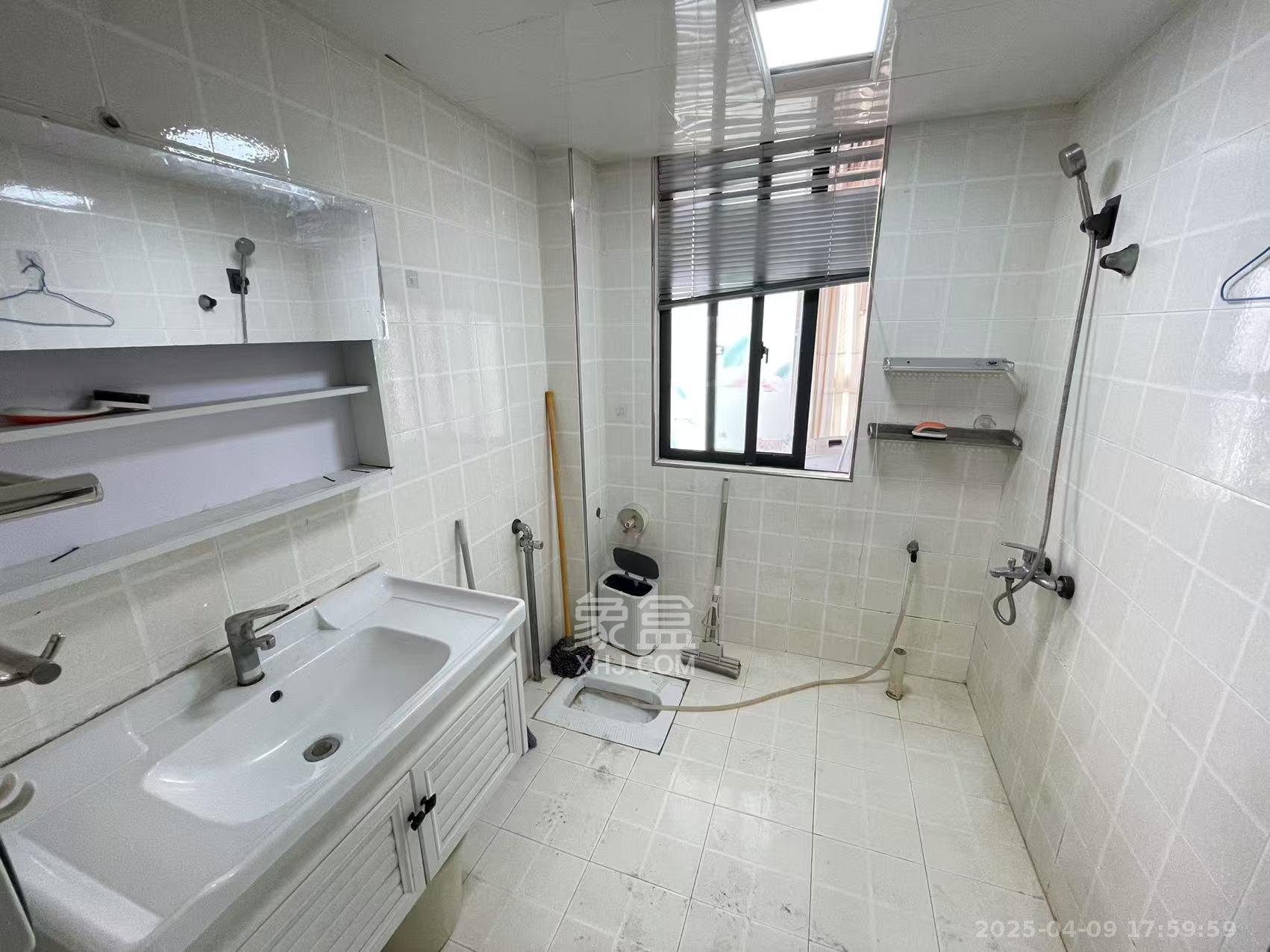 海林馨香雅苑  2室1厅1卫    1800.0元/月 海林馨香雅苑  2室1厅1卫    1800.0元/月室内图