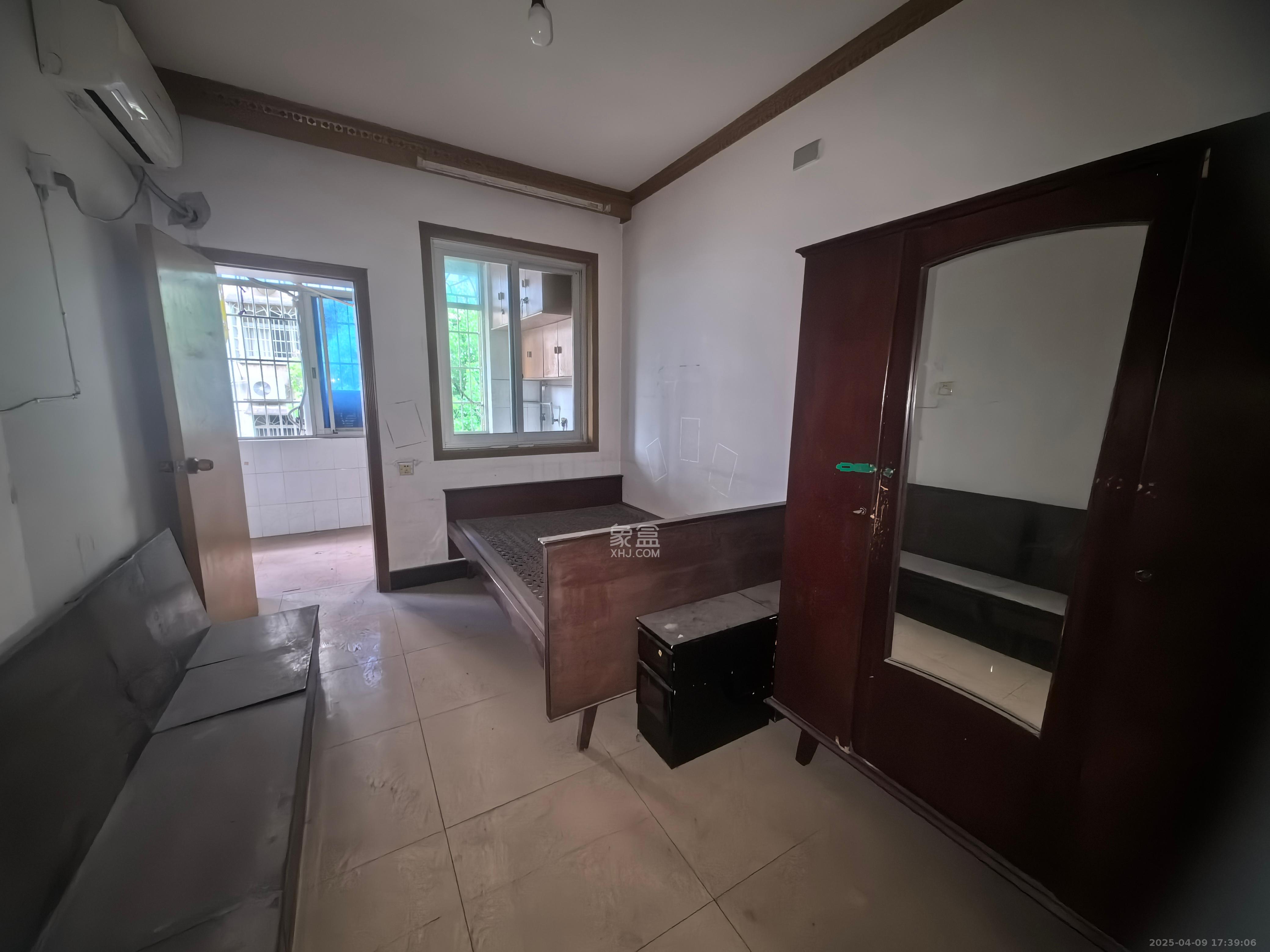 长重机械厂宿舍 3室2厅1卫 1600.0元/月 长重机械厂宿舍 3室2厅1卫 1600.0元/月室内图