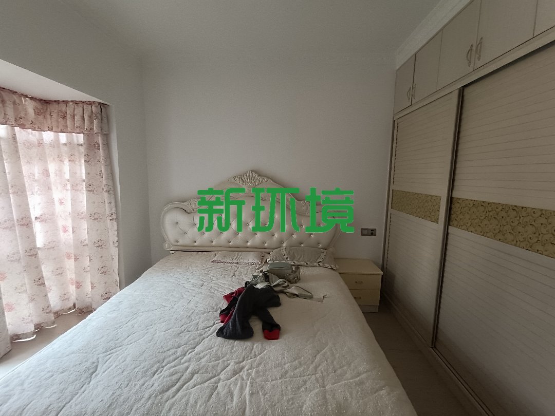 华天城小区 3室2厅1卫 75.00万 华天城小区 3室2厅1卫 75.00万客厅