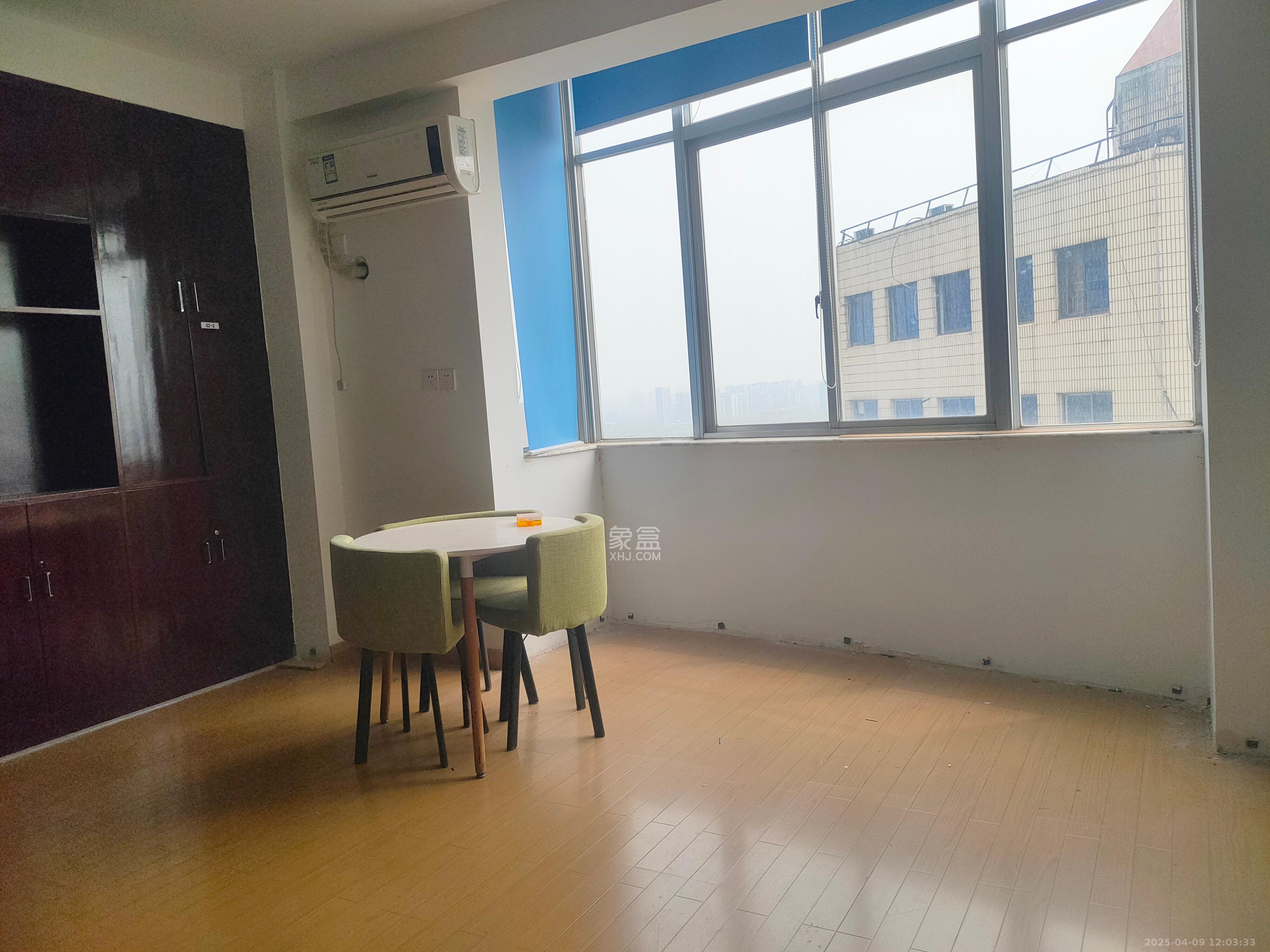 建鸿达现代城 1室0厅0卫 10000.0元/月 建鸿达现代城 1室0厅0卫 10000.0元/月室内图